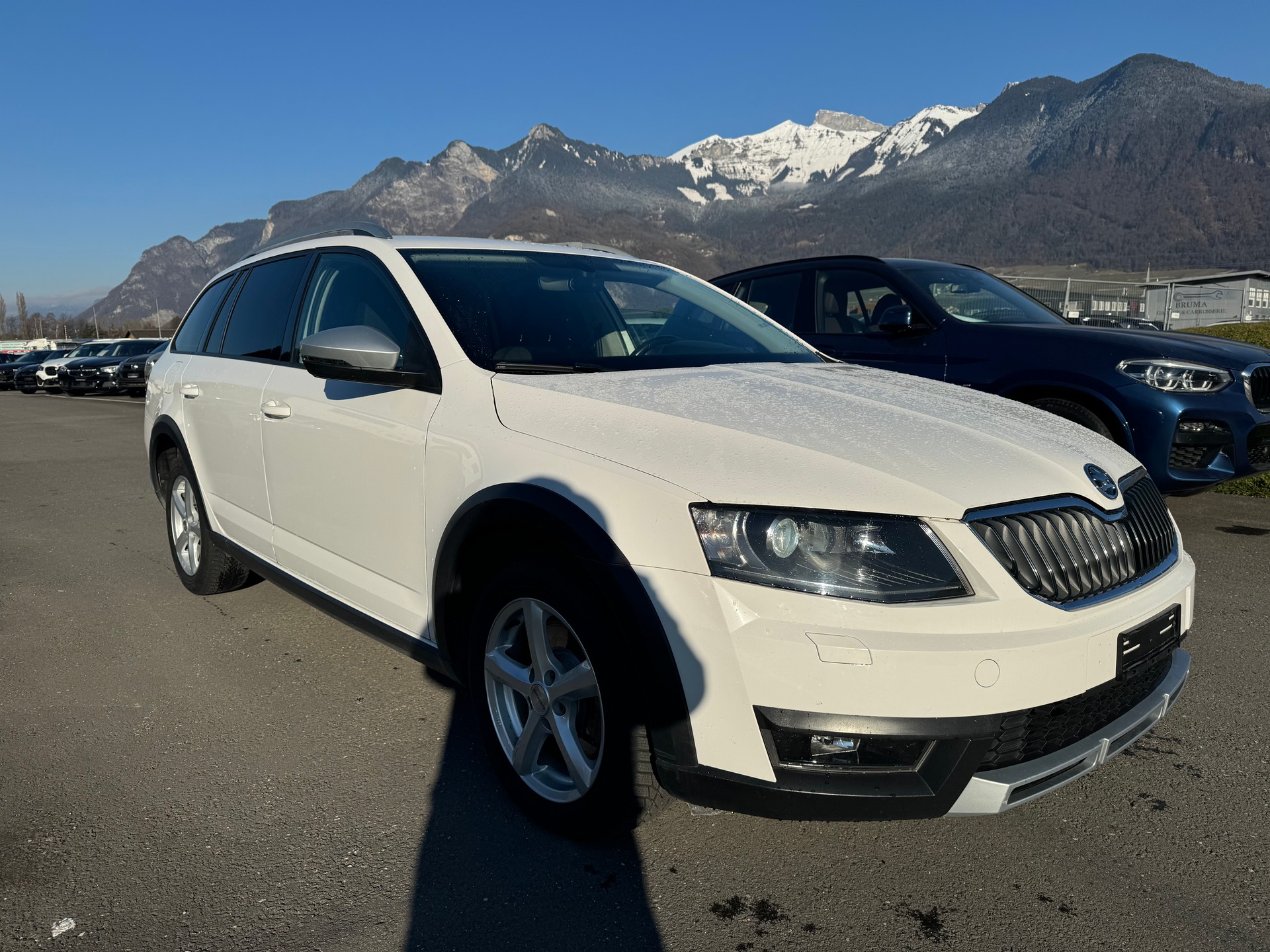 SKODA Octavia Combi 2.0 TDI Scout 4x4 DSG-image-2