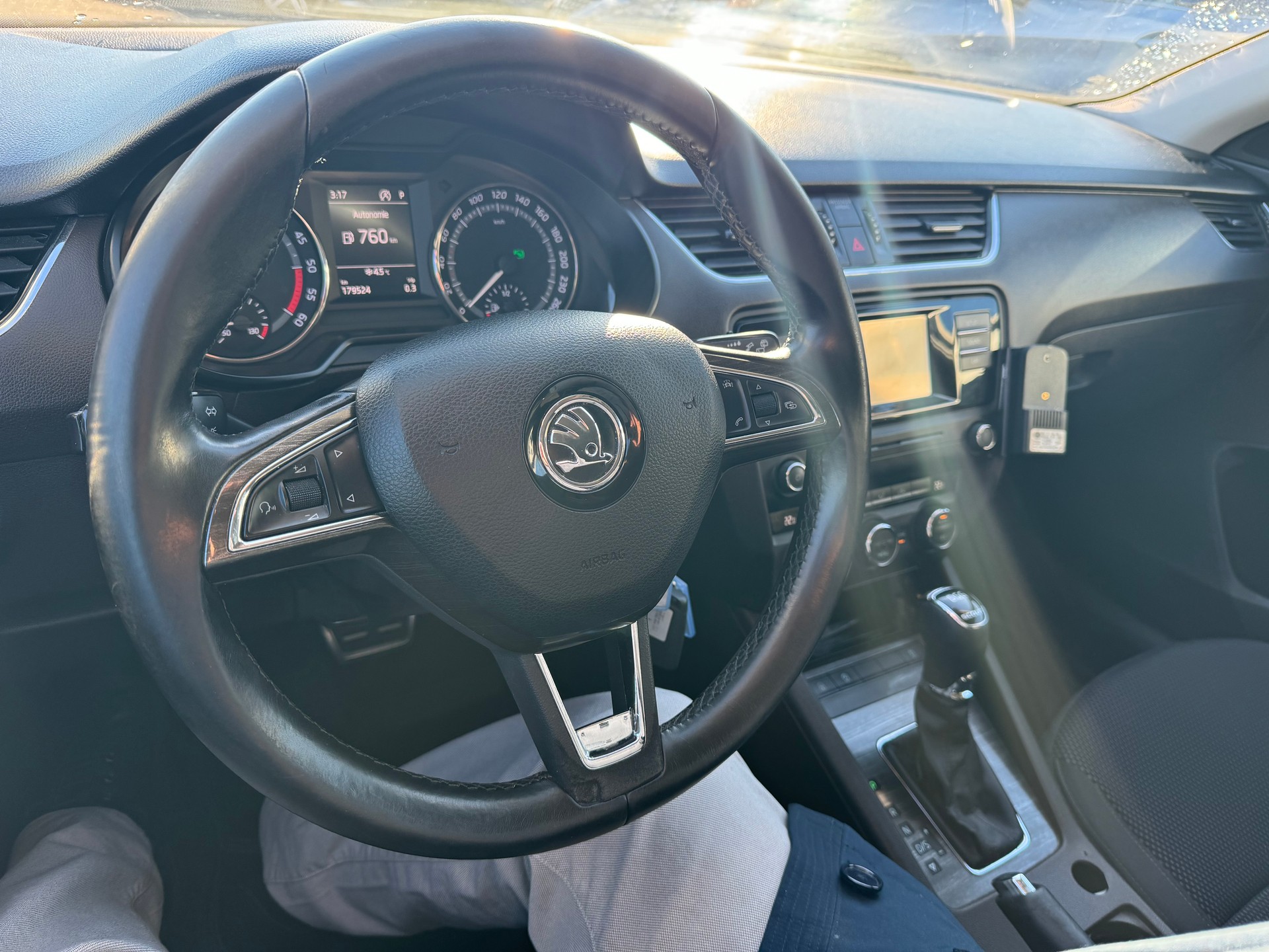 SKODA Octavia Combi 2.0 TDI Scout 4x4 DSG-image-14