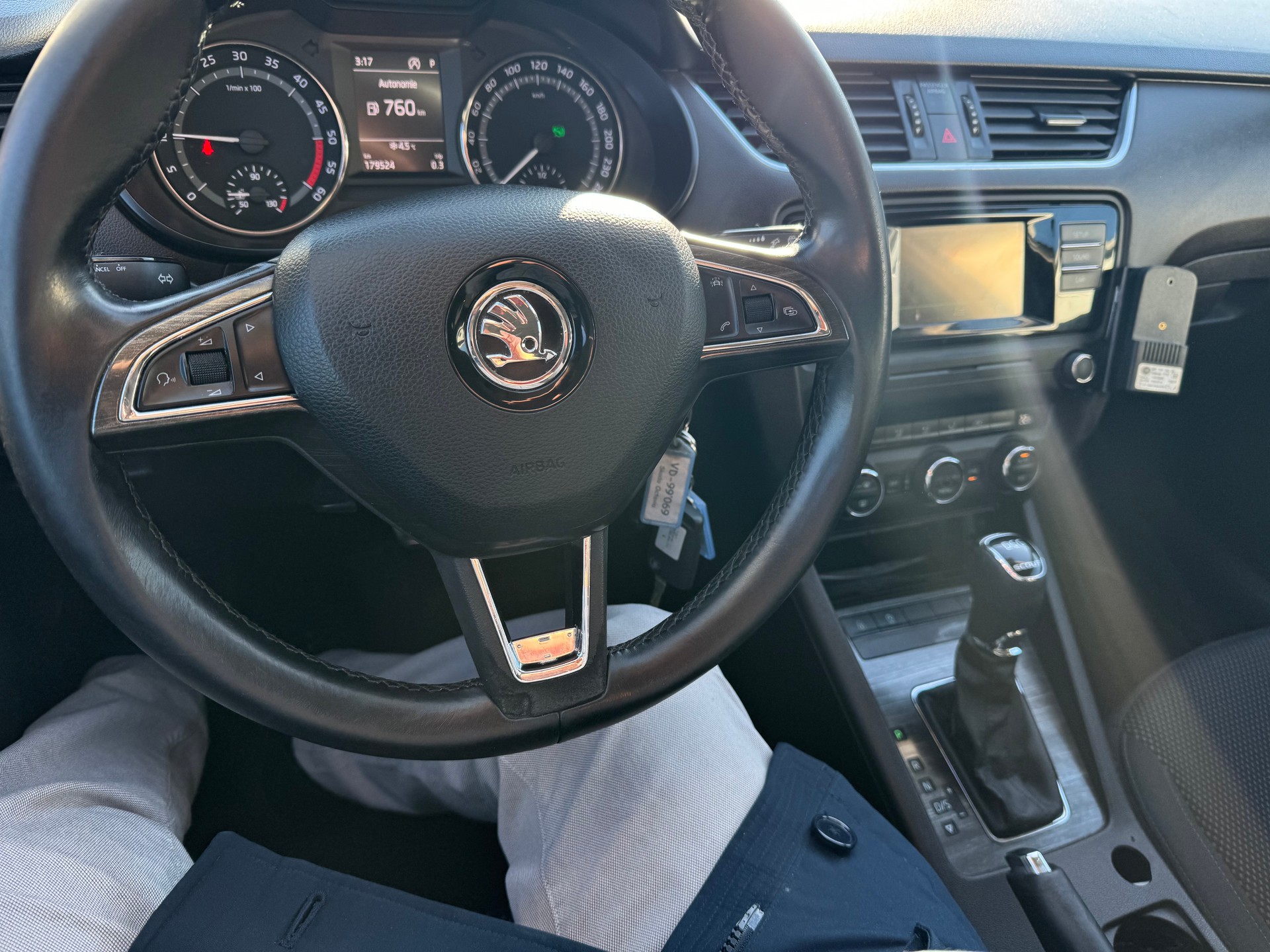 SKODA Octavia Combi 2.0 TDI Scout 4x4 DSG-image-12