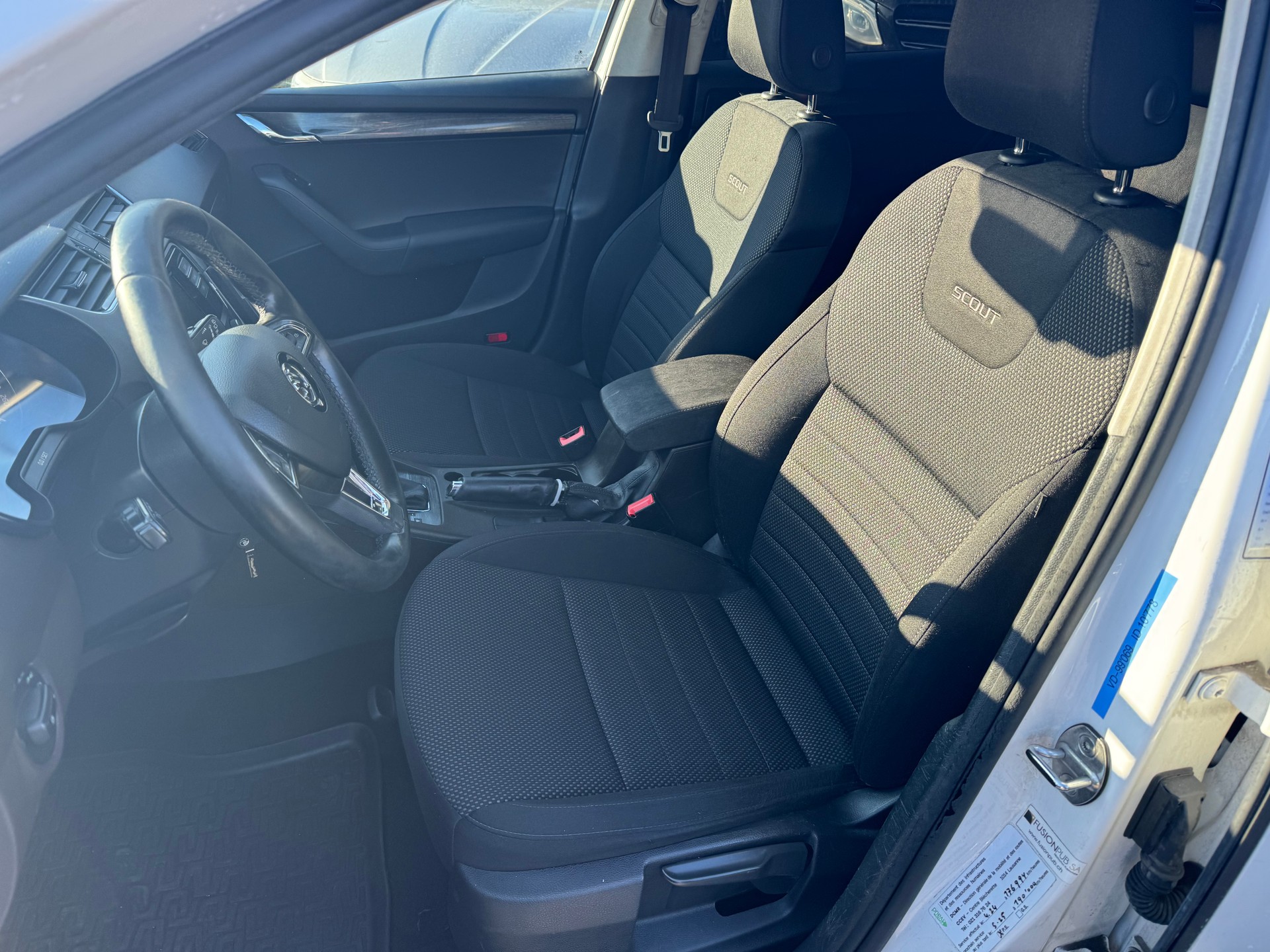 SKODA Octavia Combi 2.0 TDI Scout 4x4 DSG-image-7