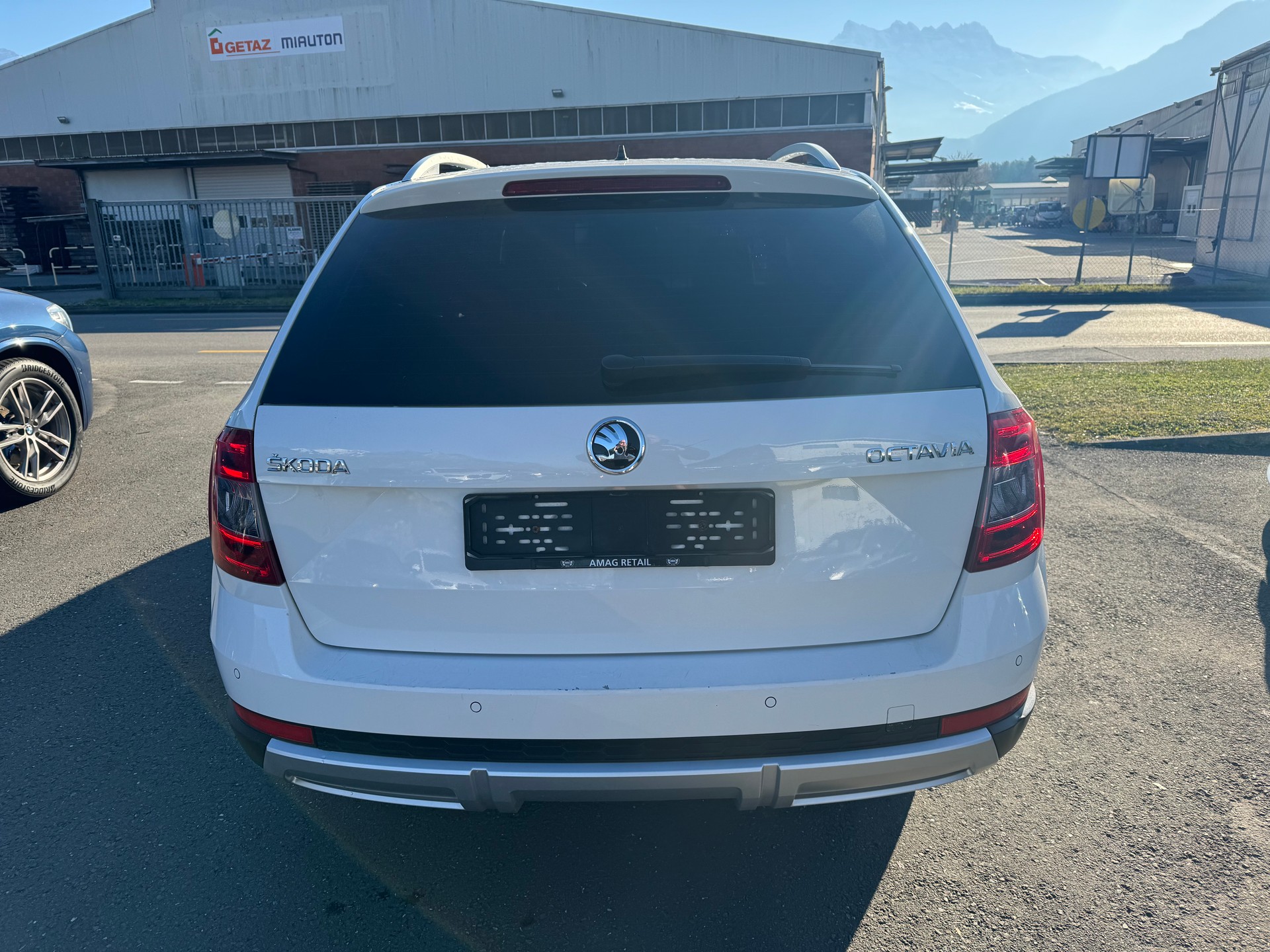 SKODA Octavia Combi 2.0 TDI Scout 4x4 DSG-image-4