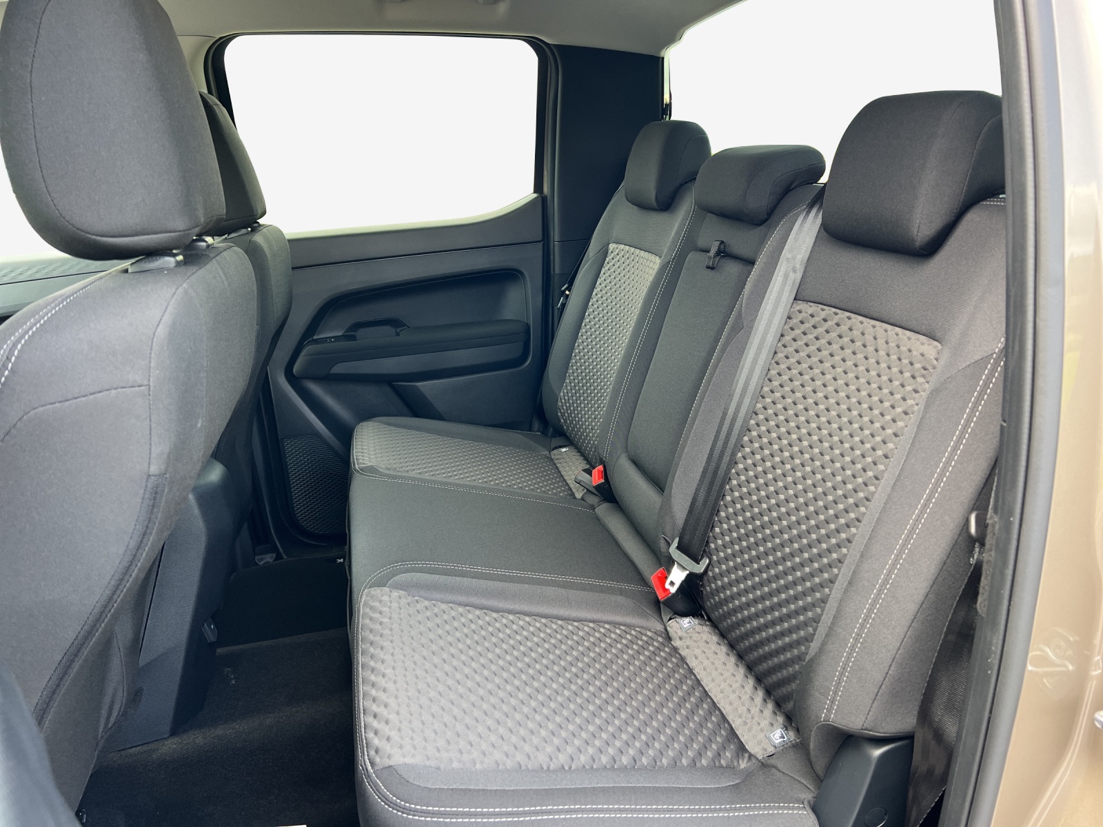 VW Amarok 2.0TDI Life-image-8