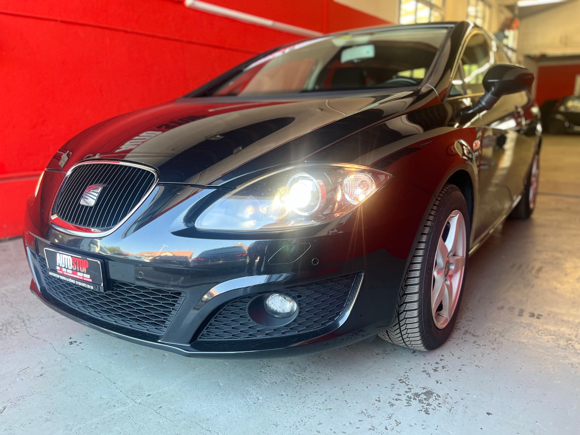 SEAT Leon 1.8 TSI Style DSG-image-1