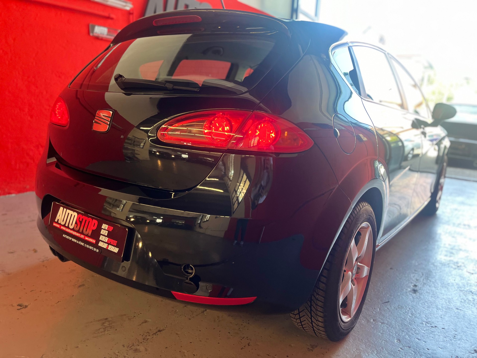 SEAT Leon 1.8 TSI Style DSG-image-3
