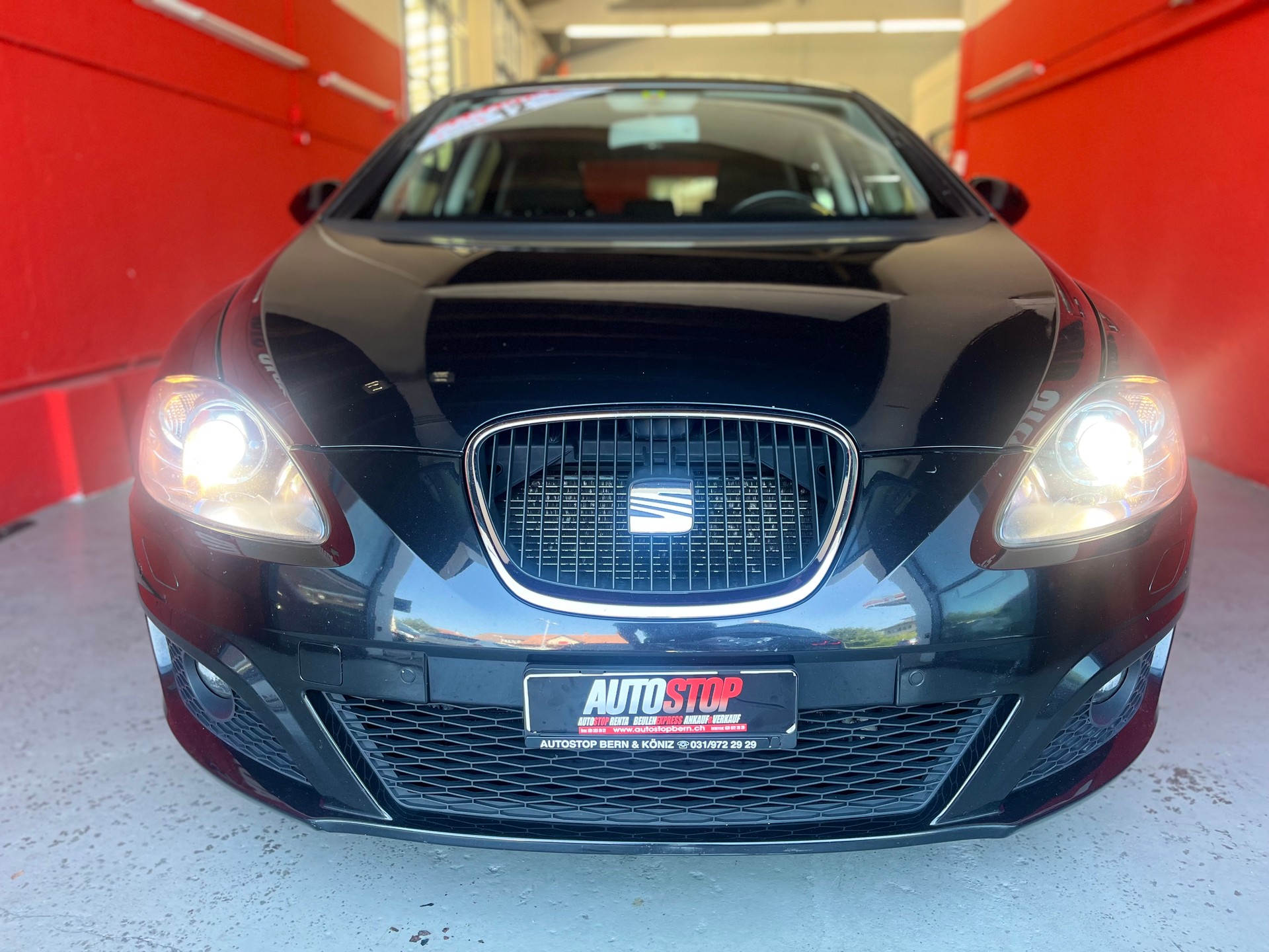 SEAT Leon 1.8 TSI Style DSG-image-2