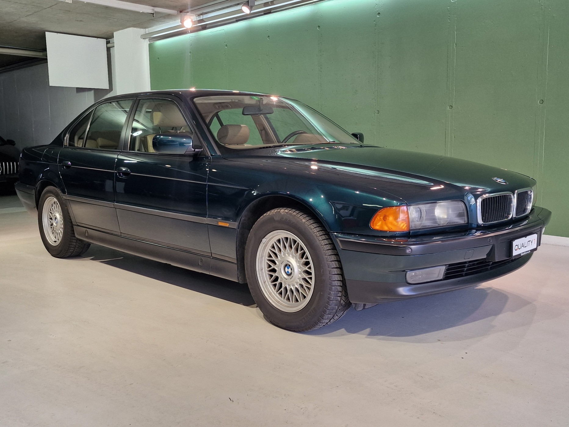 BMW 728i-image-0