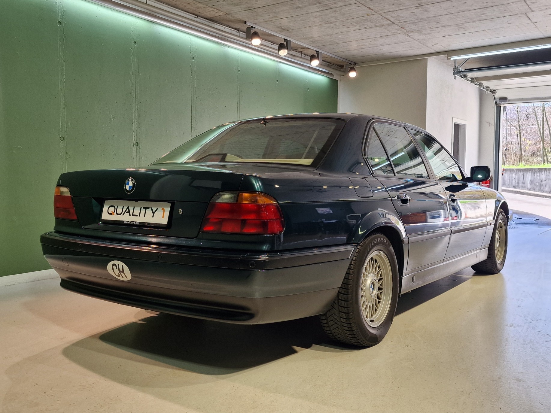 BMW 728i-image-4