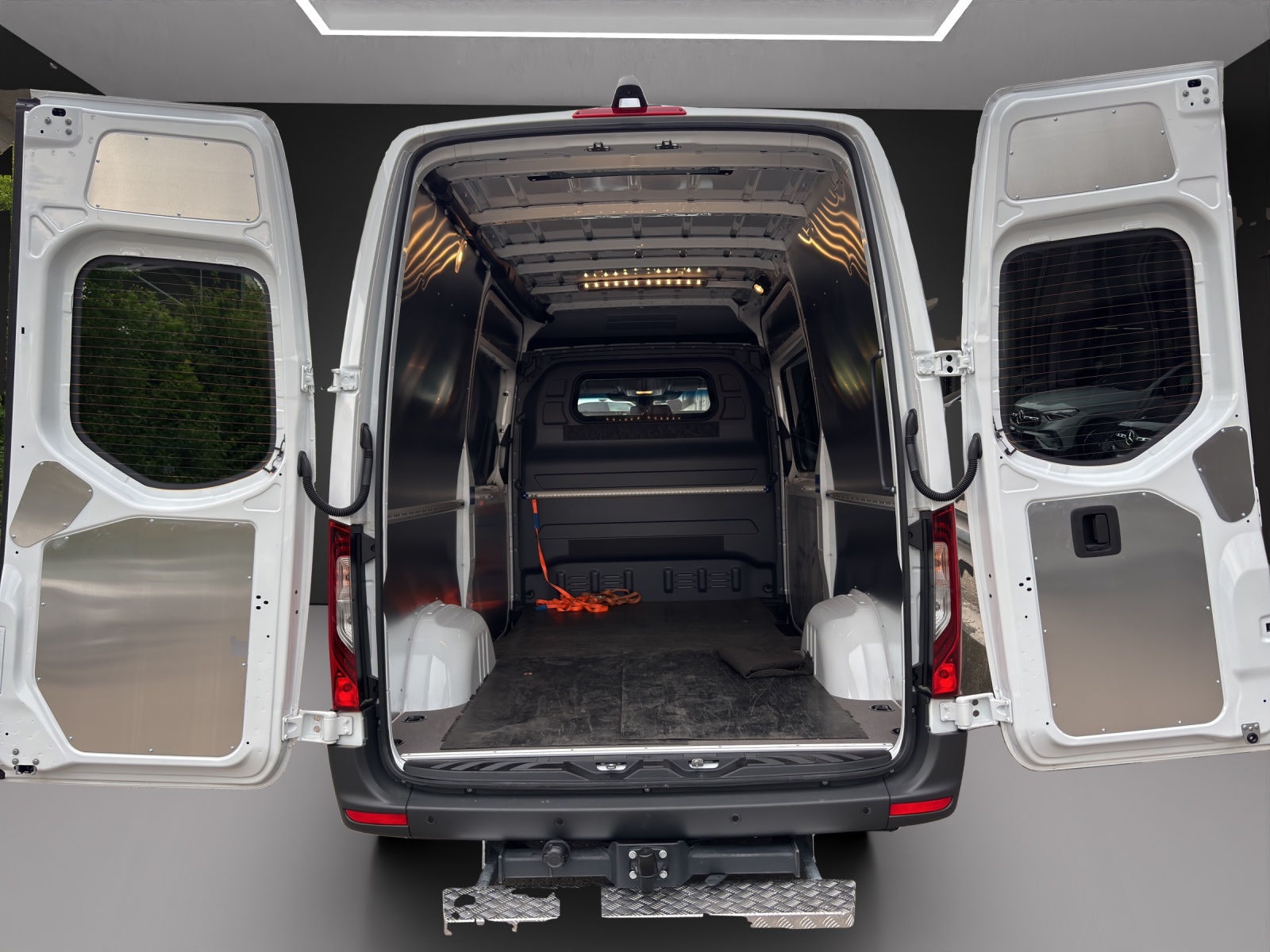 MERCEDES-BENZ Sprinter 319 CDI Standard 9G-TRONIC-image-10