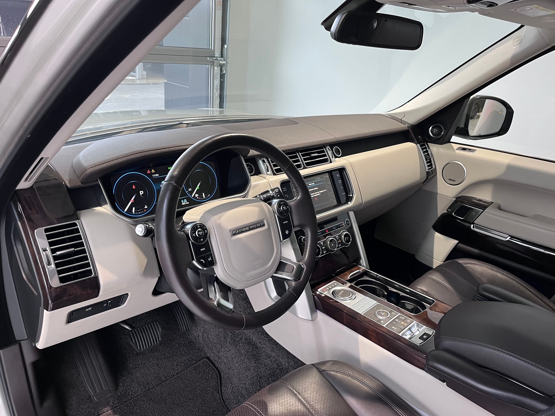 LAND ROVER Range Rover 3.0 TDV6 Vogue Automatic-image-3