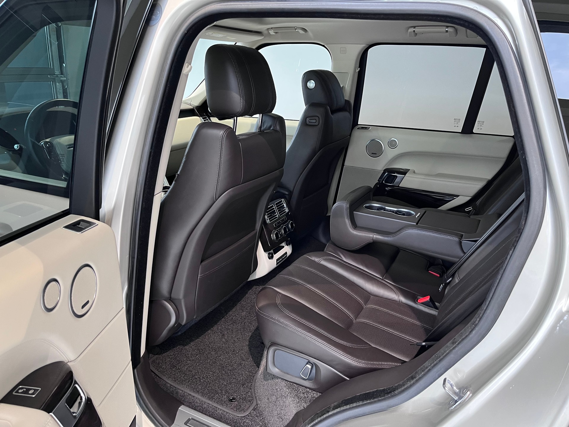 LAND ROVER Range Rover 3.0 TDV6 Vogue Automatic-image-5