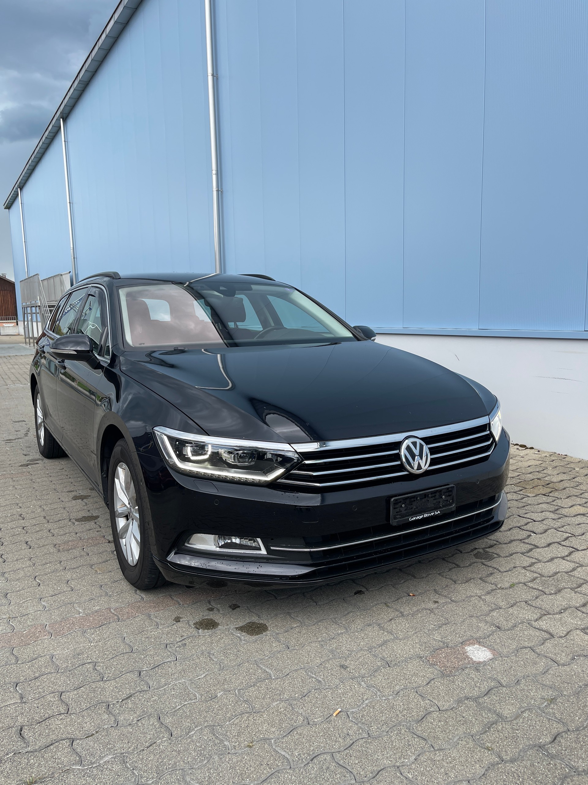 VW Passat Variant Swiss line-image-2