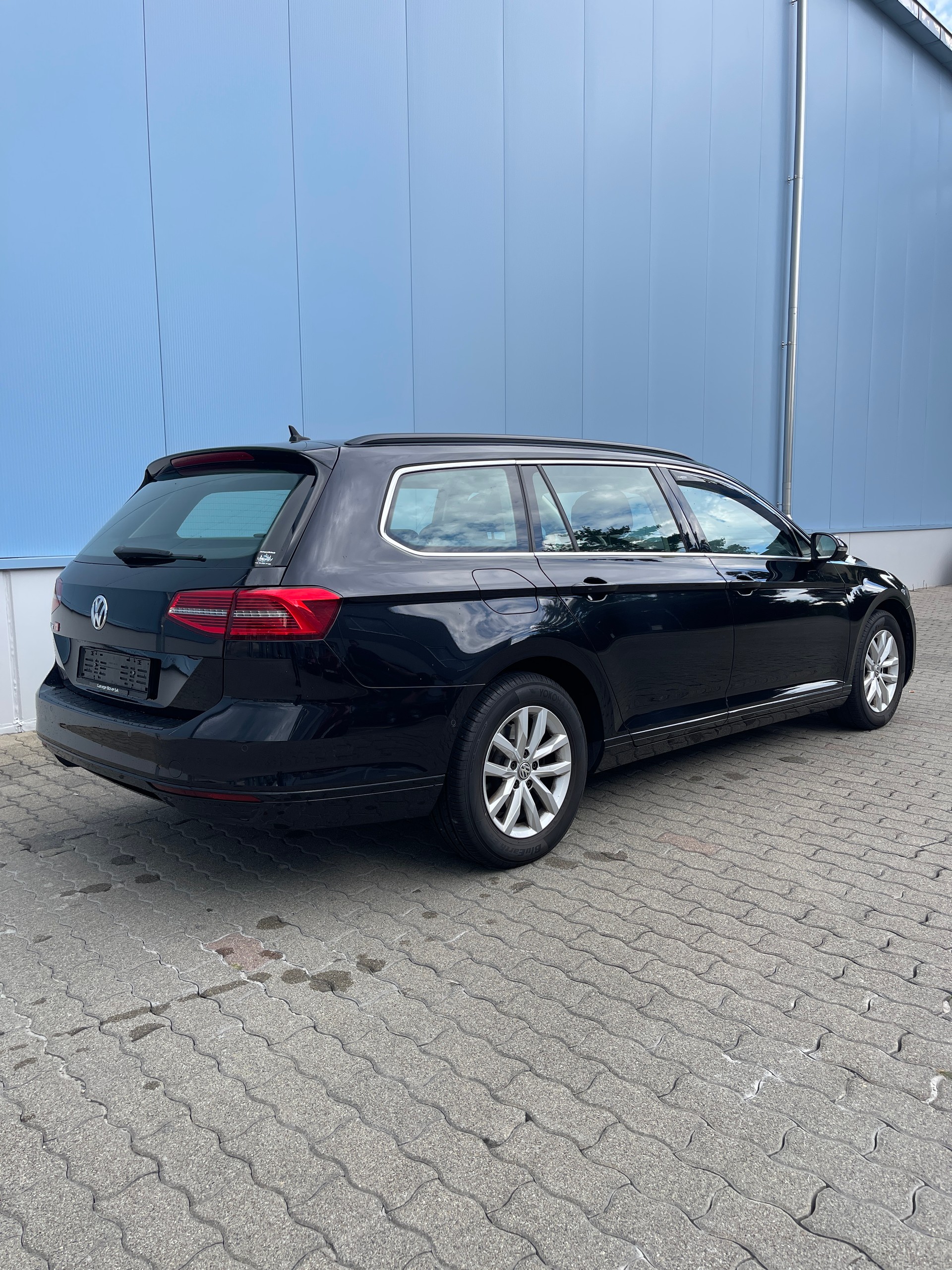VW Passat Variant Swiss line-image-5