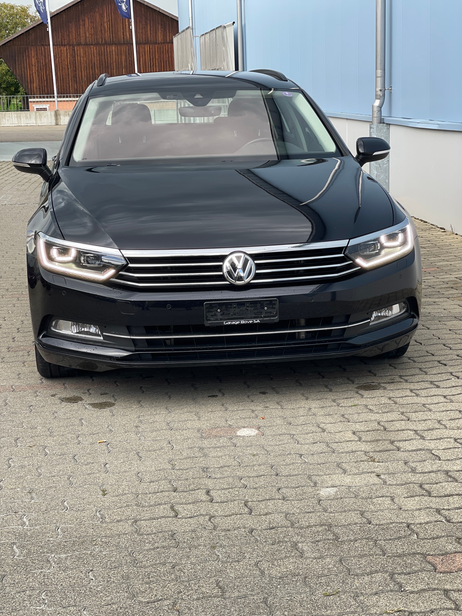 VW Passat Variant Swiss line-image-3