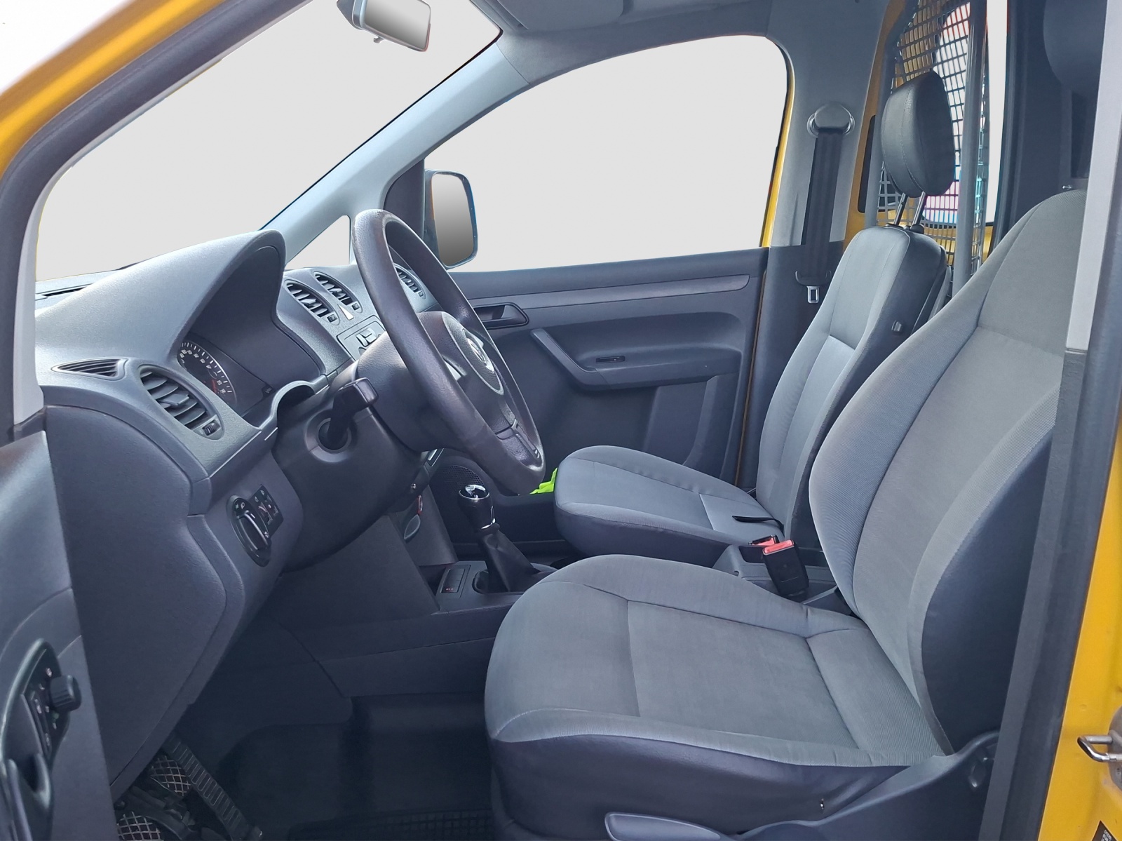 VW Caddy Maxi 2.0TDI BlueMotion Technology-image-8