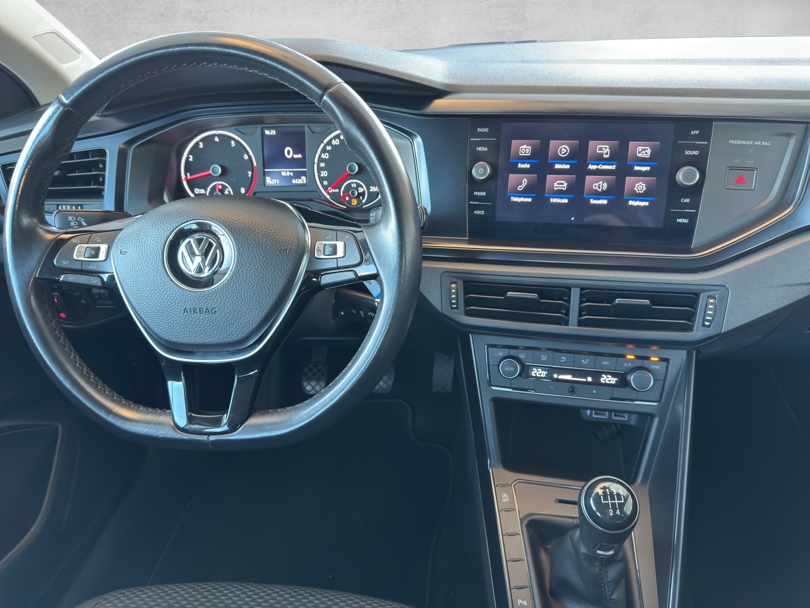VW Polo 1.0 BMT Trendline-image-9