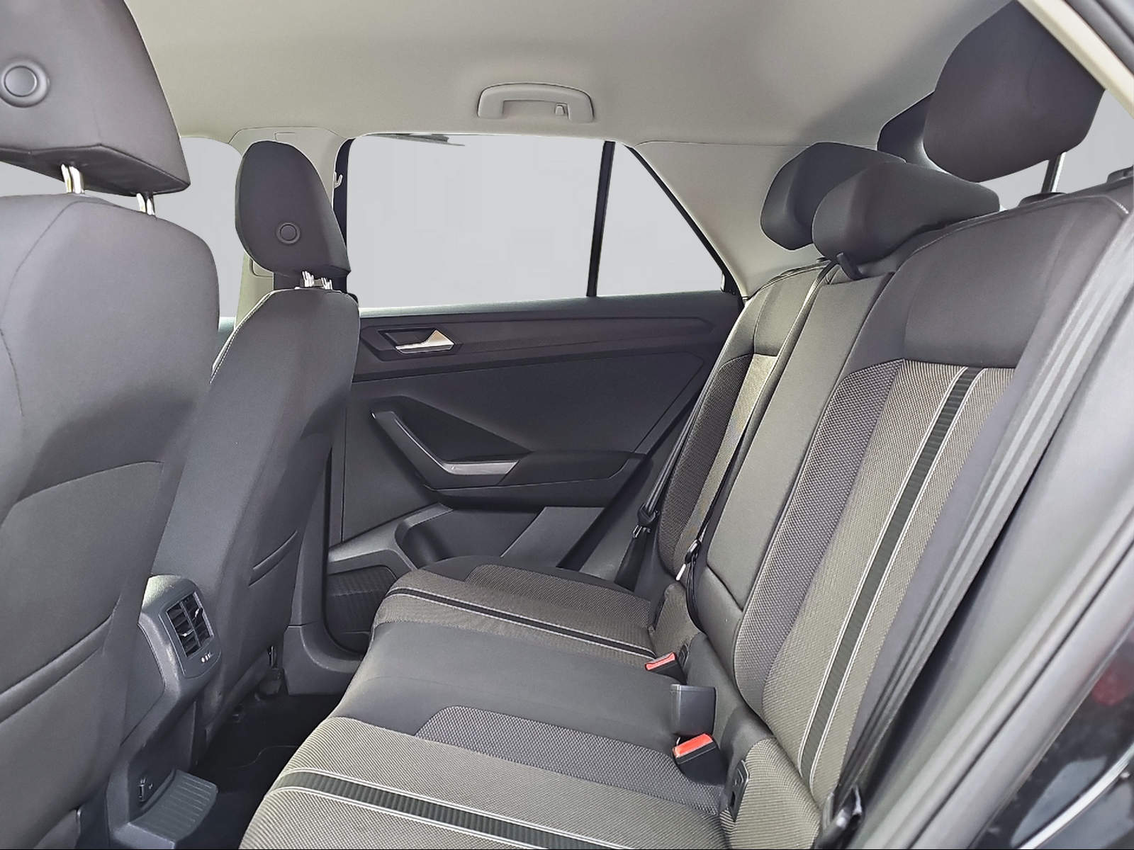 VW T-Roc 2.0 TSI Advance DSG 4Motion-image-5