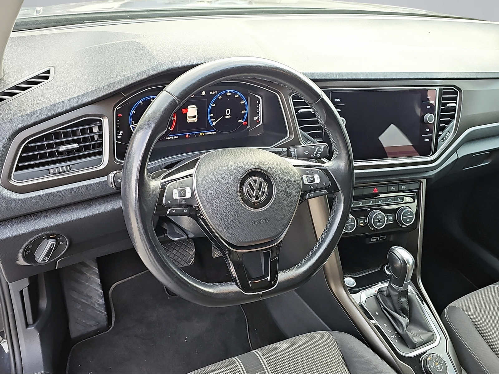 VW T-Roc 2.0 TSI Advance DSG 4Motion-image-4