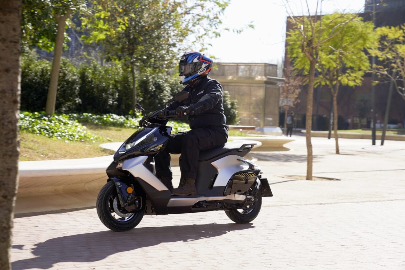 E-SCOOTER ZEEHO AE6+-showroom-element-3