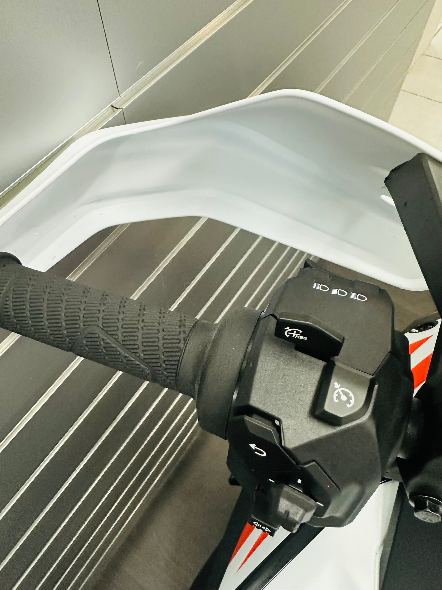 KTM 1390 Super Adventure S EVO-showroom-element-1