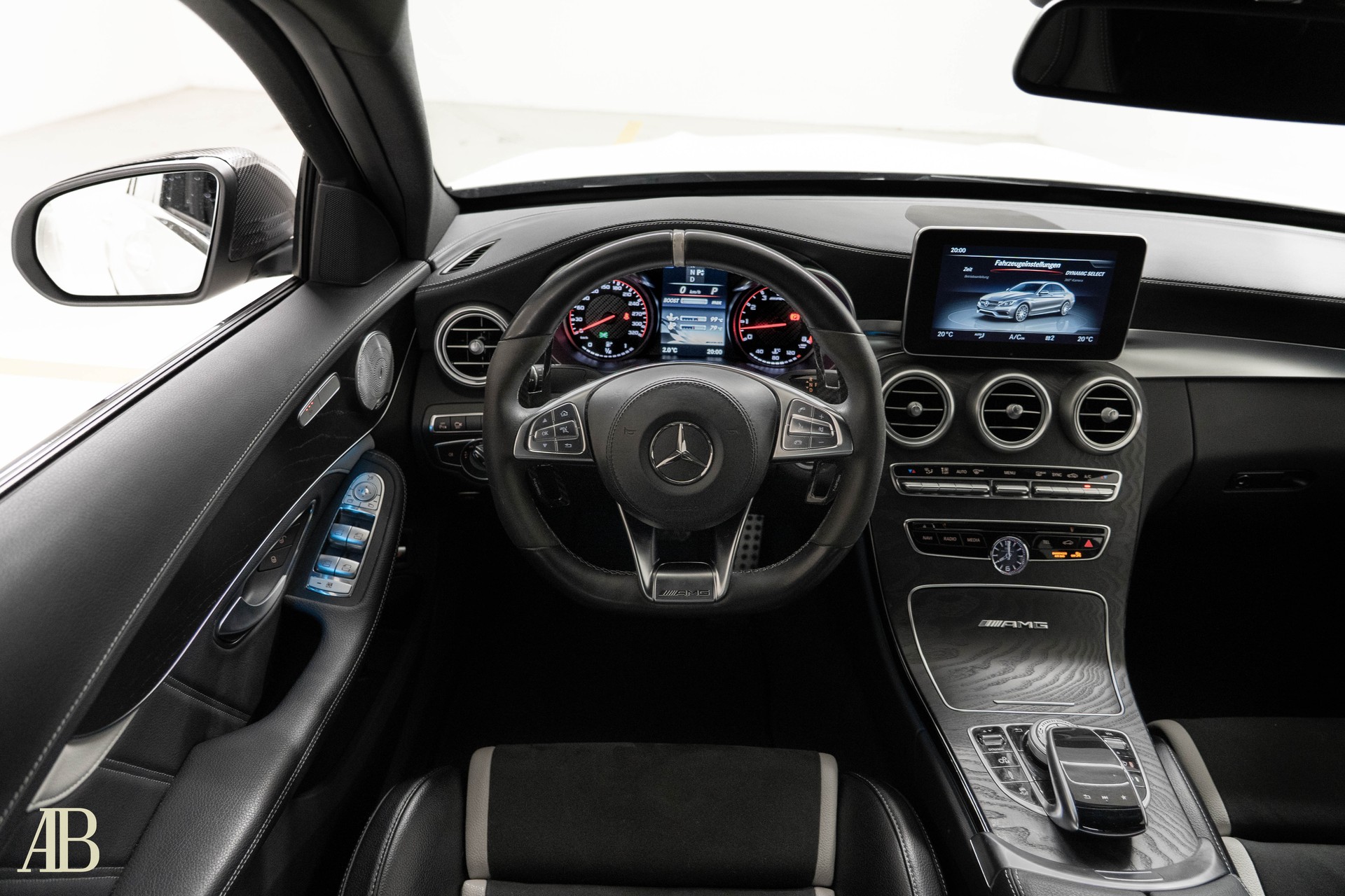MERCEDES-BENZ C 63 S AMG-image-12