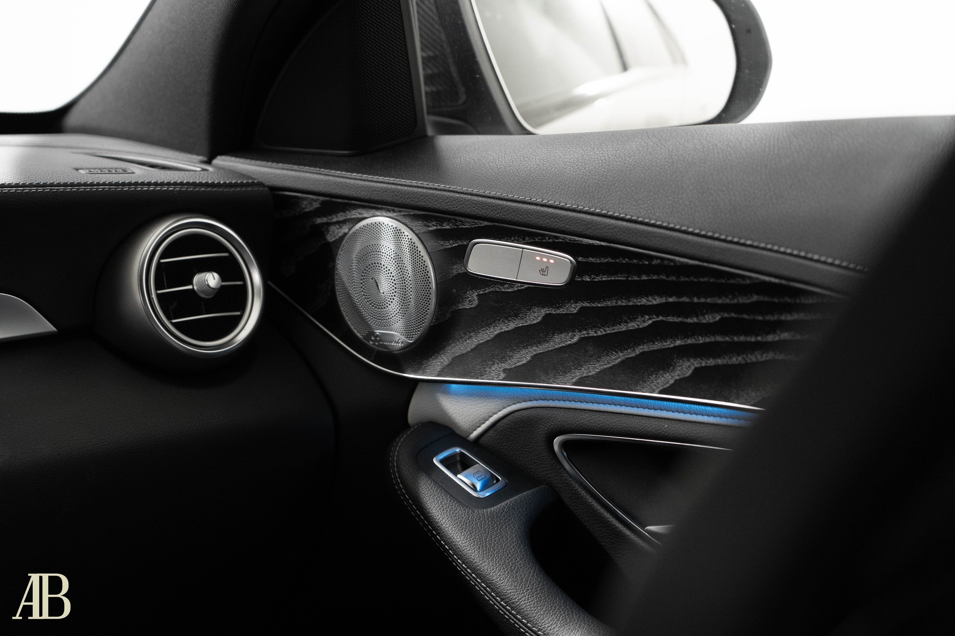 MERCEDES-BENZ C 63 S AMG-image-10