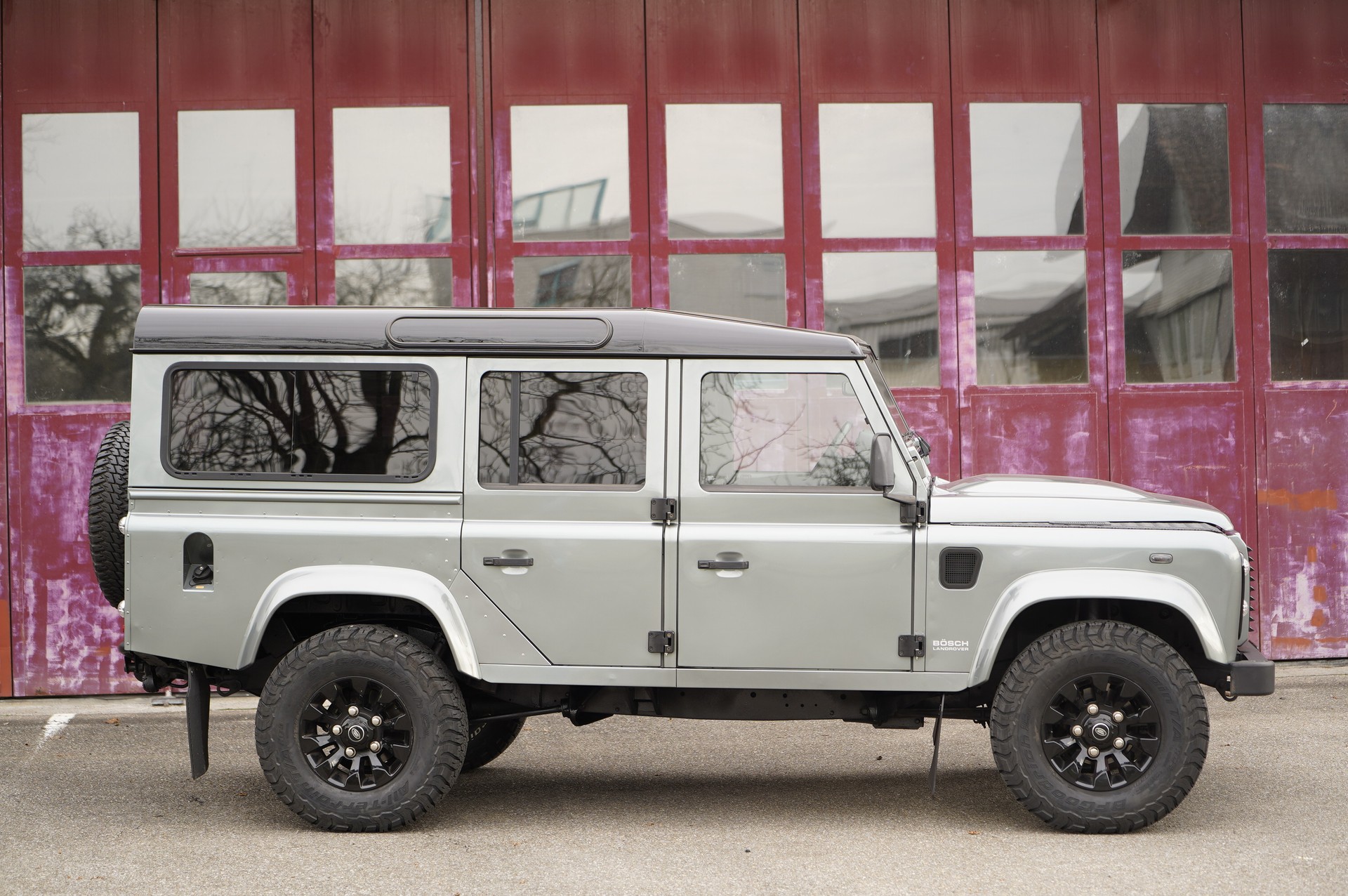 LAND ROVER Defender 110 2.2 TD4 Station Wagon Legend-image-3
