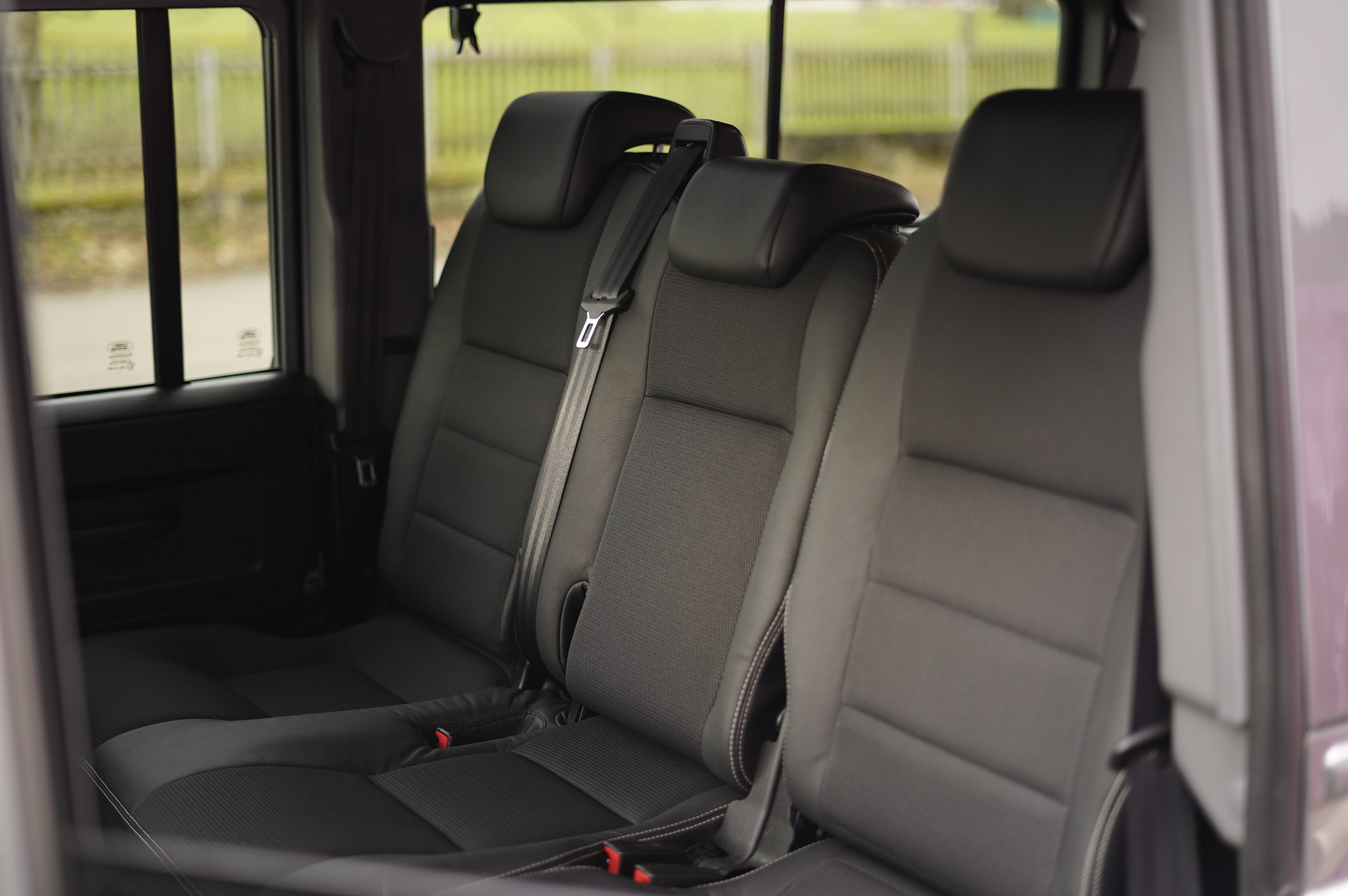LAND ROVER Defender 110 2.2 TD4 Station Wagon Legend-image-8