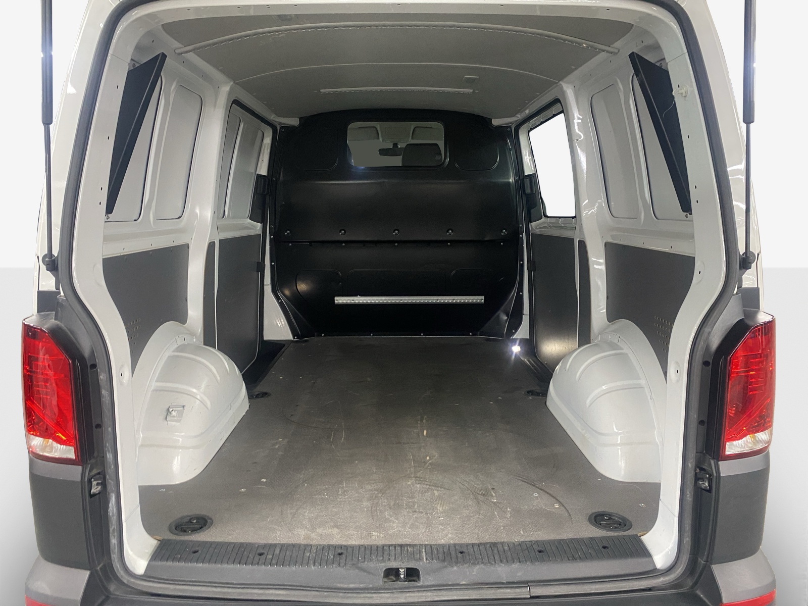 VW T6.1 2.0 TDI-image-12
