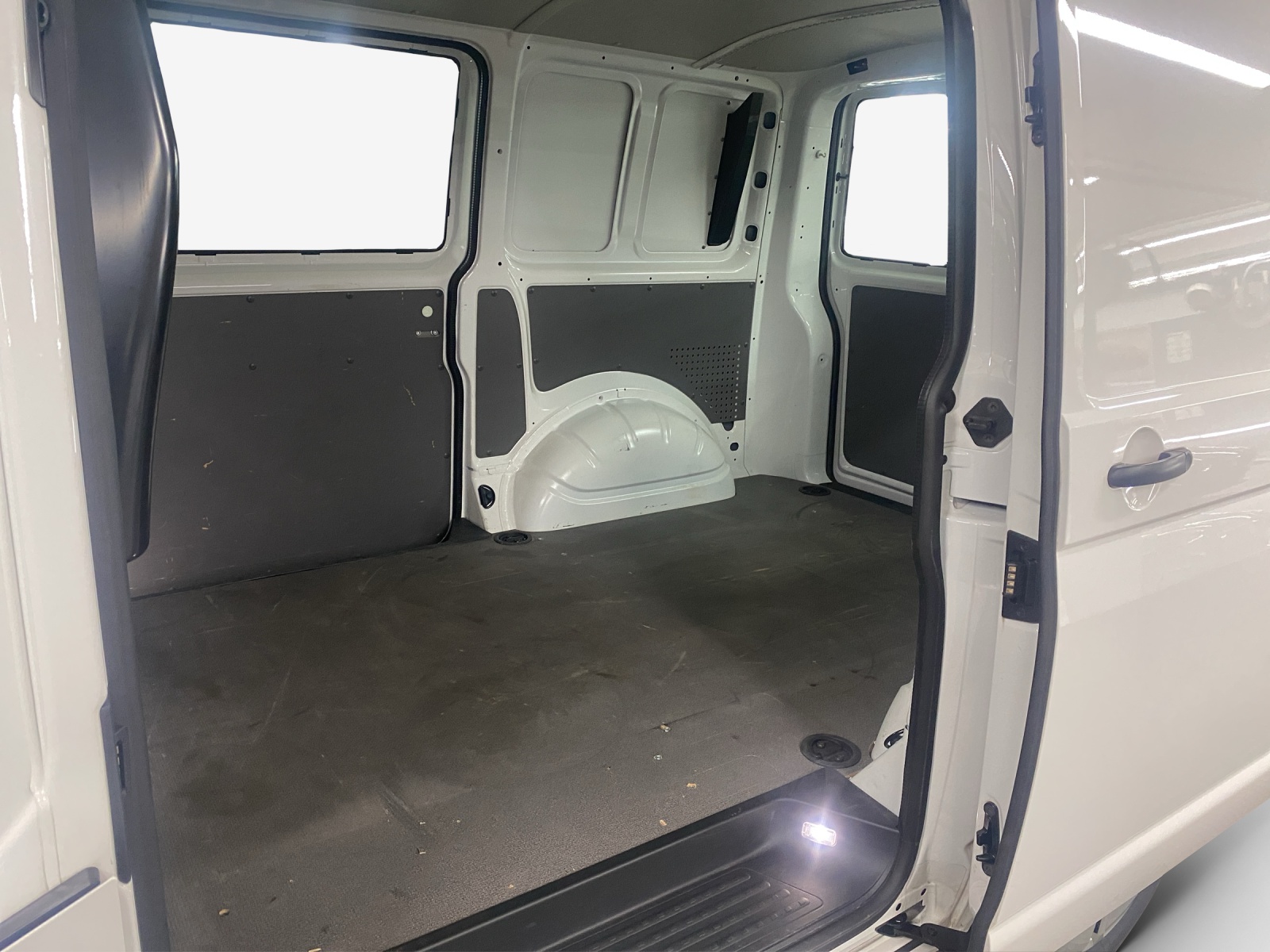 VW T6.1 2.0 TDI-image-11