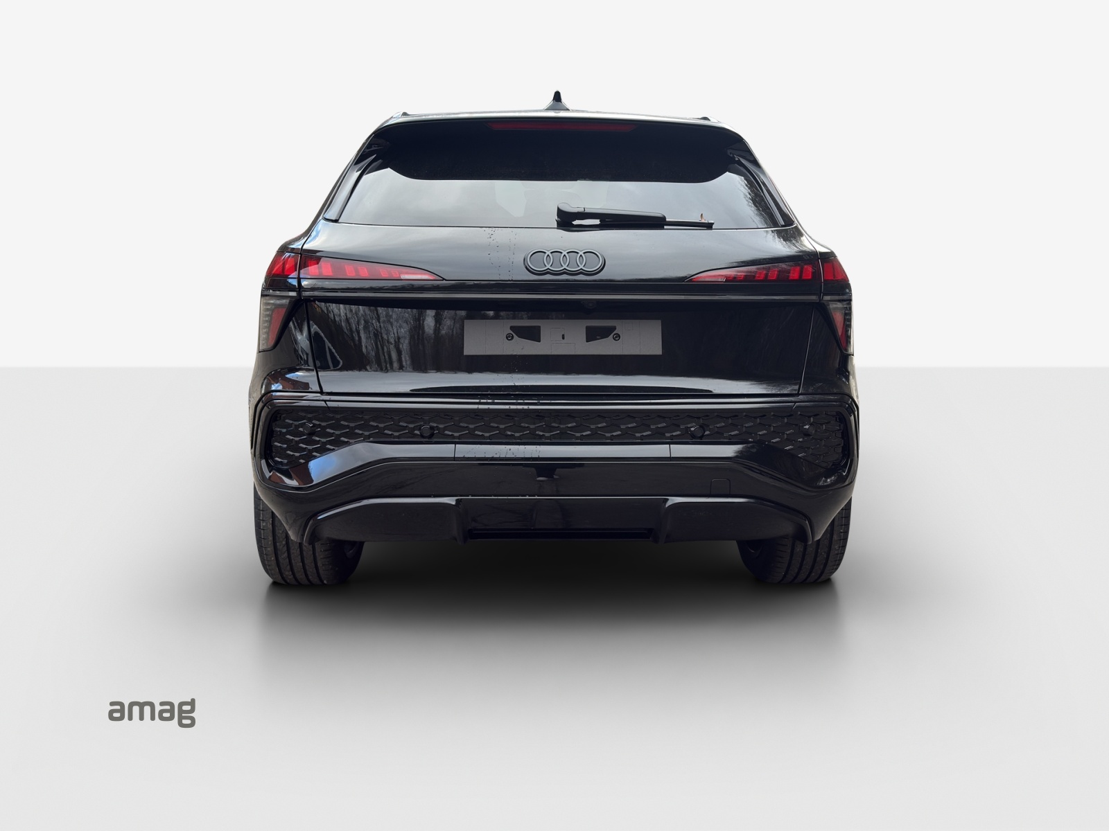AUDI Q3 SUV 110 kW TFSI S tronic-image-3