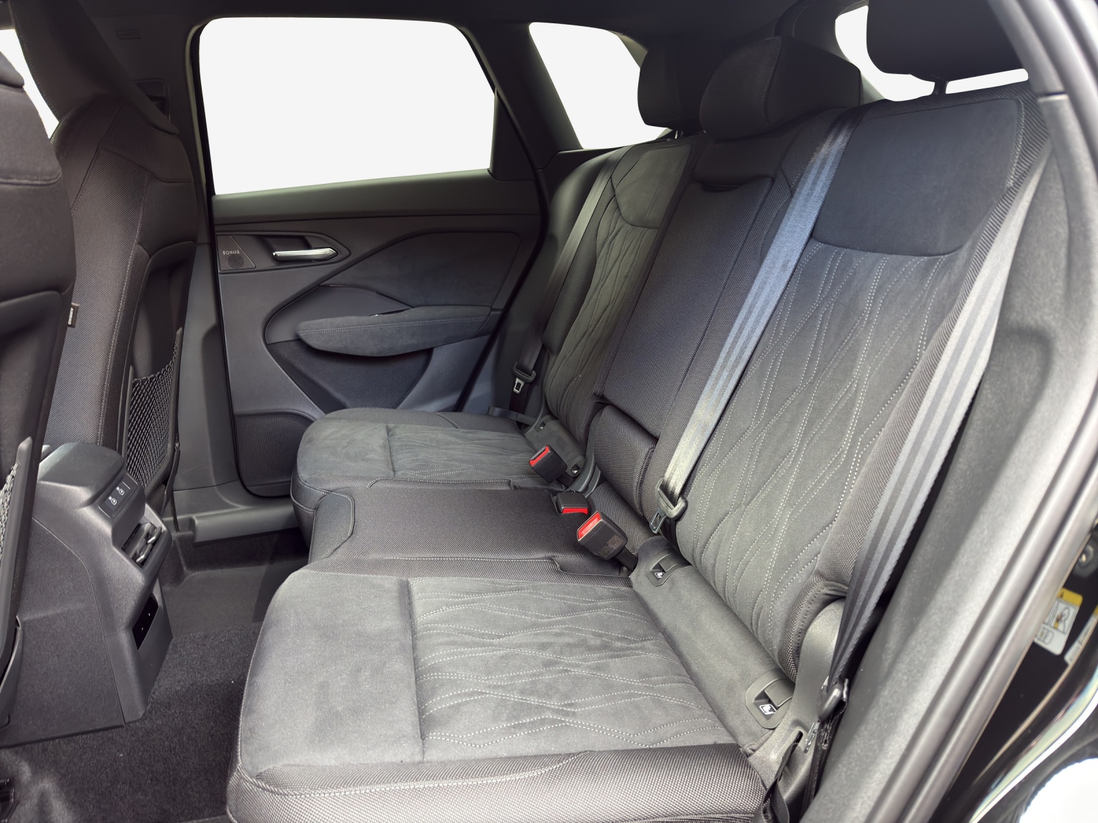 AUDI Q3 SUV 110 kW TFSI S tronic-image-11