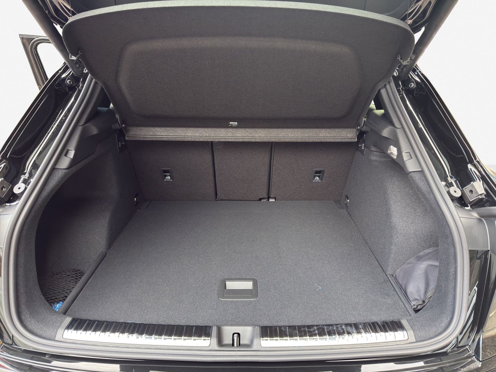 AUDI Q3 SUV 110 kW TFSI S tronic-image-12
