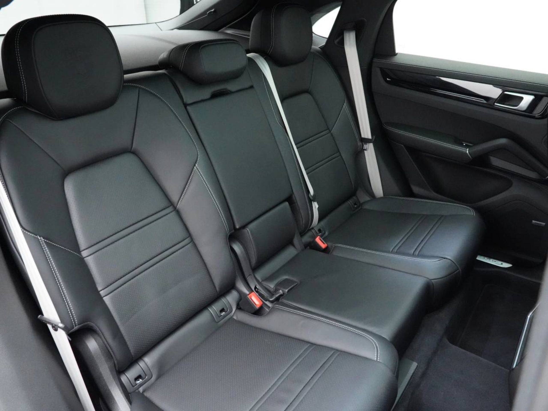 PORSCHE Cayenne E-Hybrid Coupé Platinum Edition-image-30
