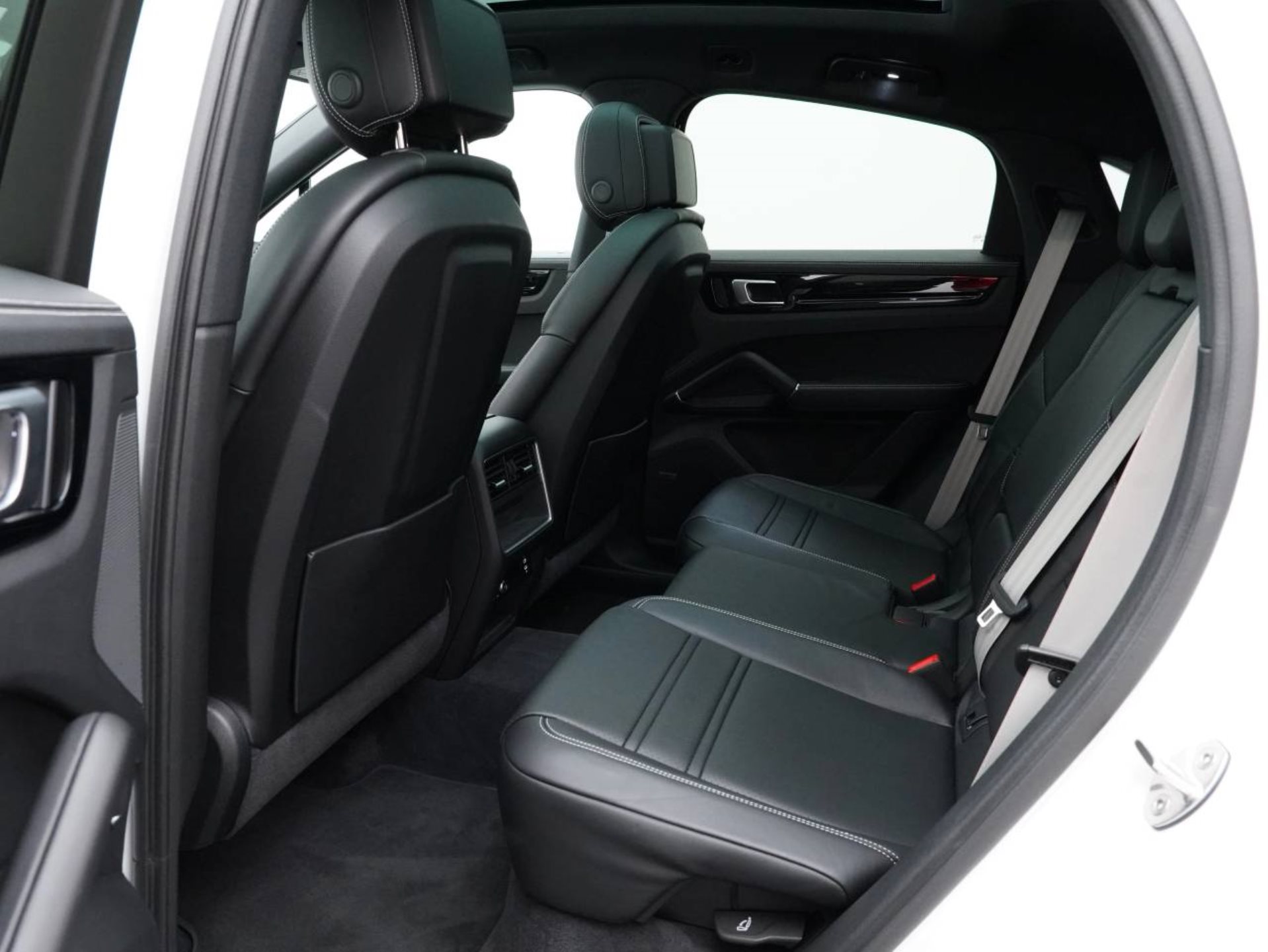 PORSCHE Cayenne E-Hybrid Coupé Platinum Edition-image-28