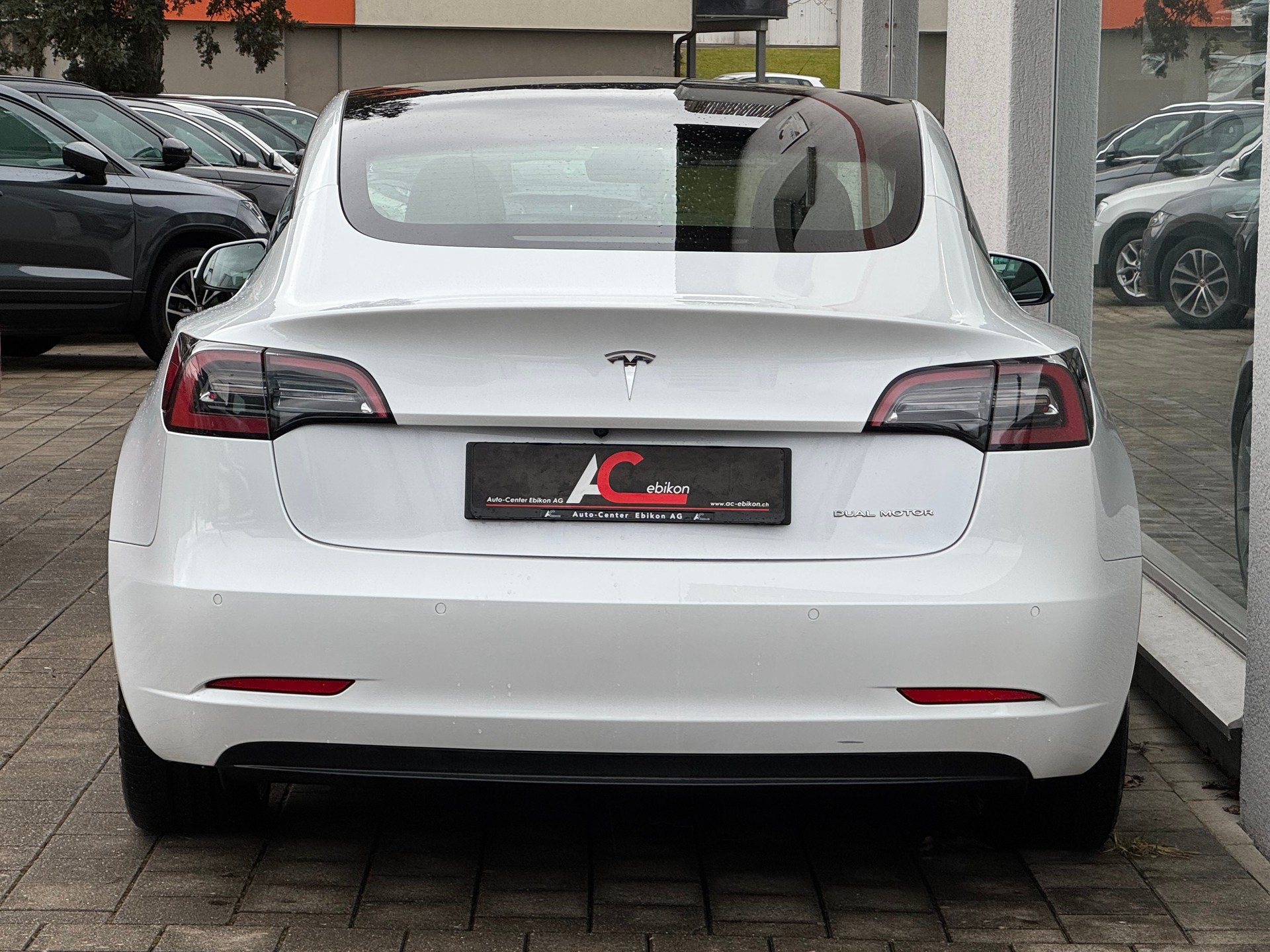 TESLA Model 3 Long Range Dual Motor AWD-image-3