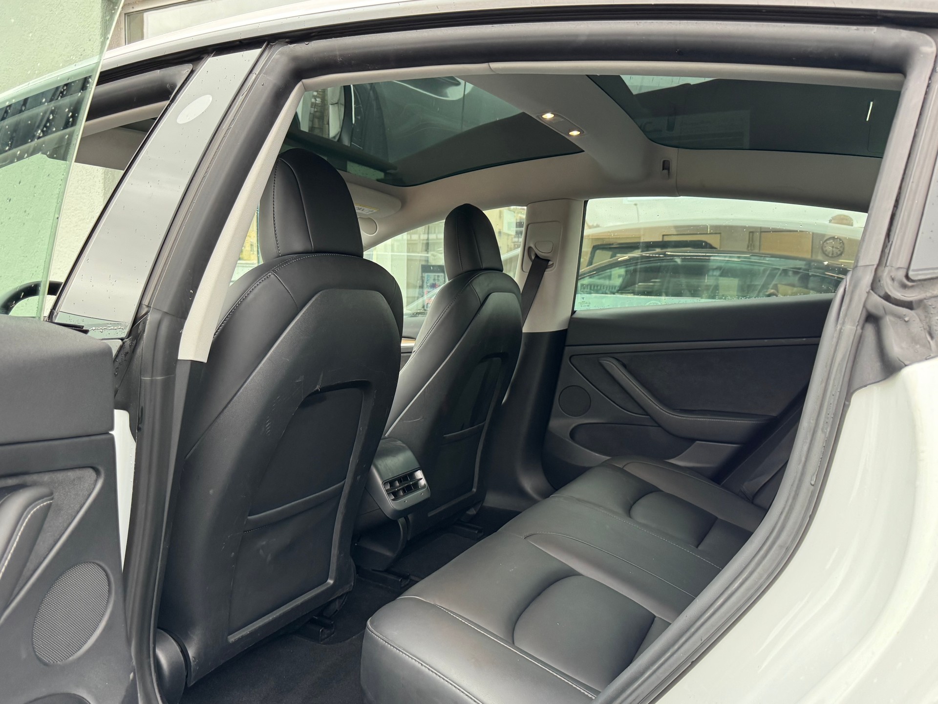 TESLA Model 3 Long Range Dual Motor AWD-image-6