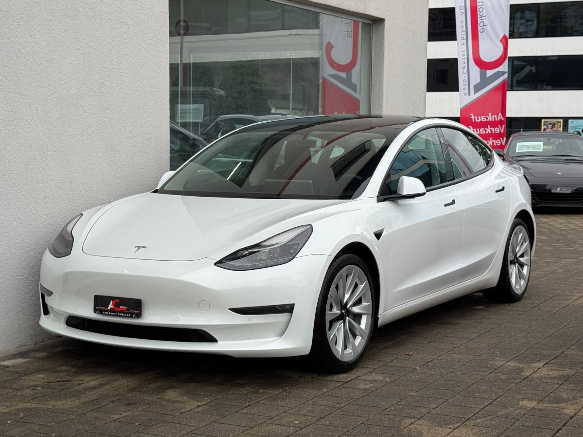 TESLA Model 3 Long Range Dual Motor AWD-image-0