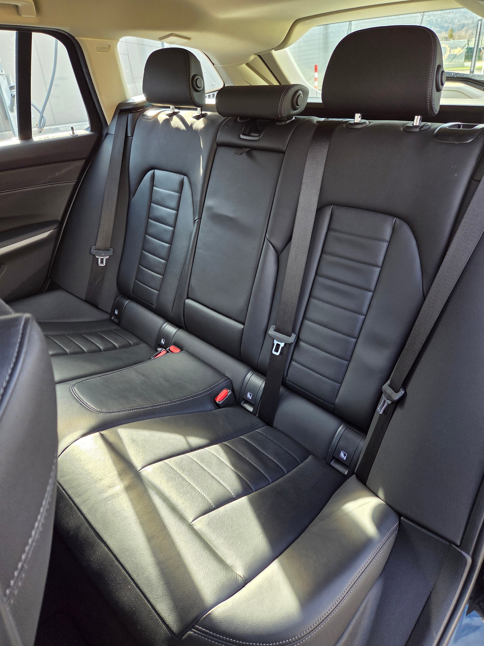 BMW 320d xDrive 48V Touring Steptronic-image-10