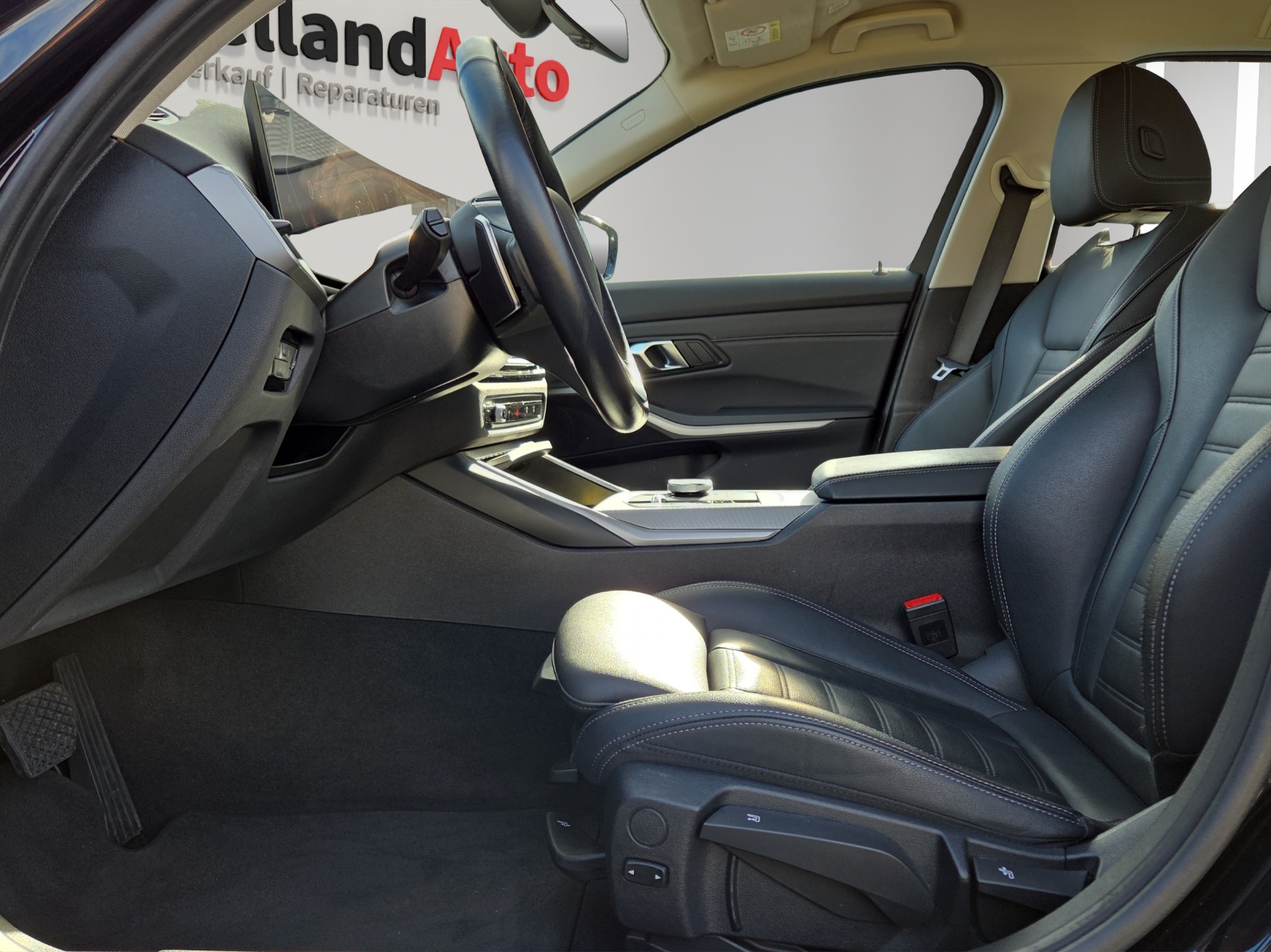 BMW 320d xDrive 48V Touring Steptronic-image-8