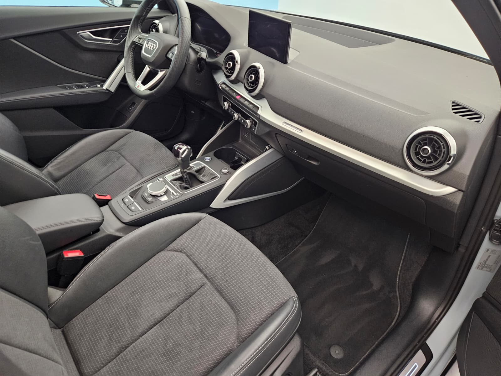 AUDI Q2 40 TFSI S line Attraction quattro S-tronic-image-11
