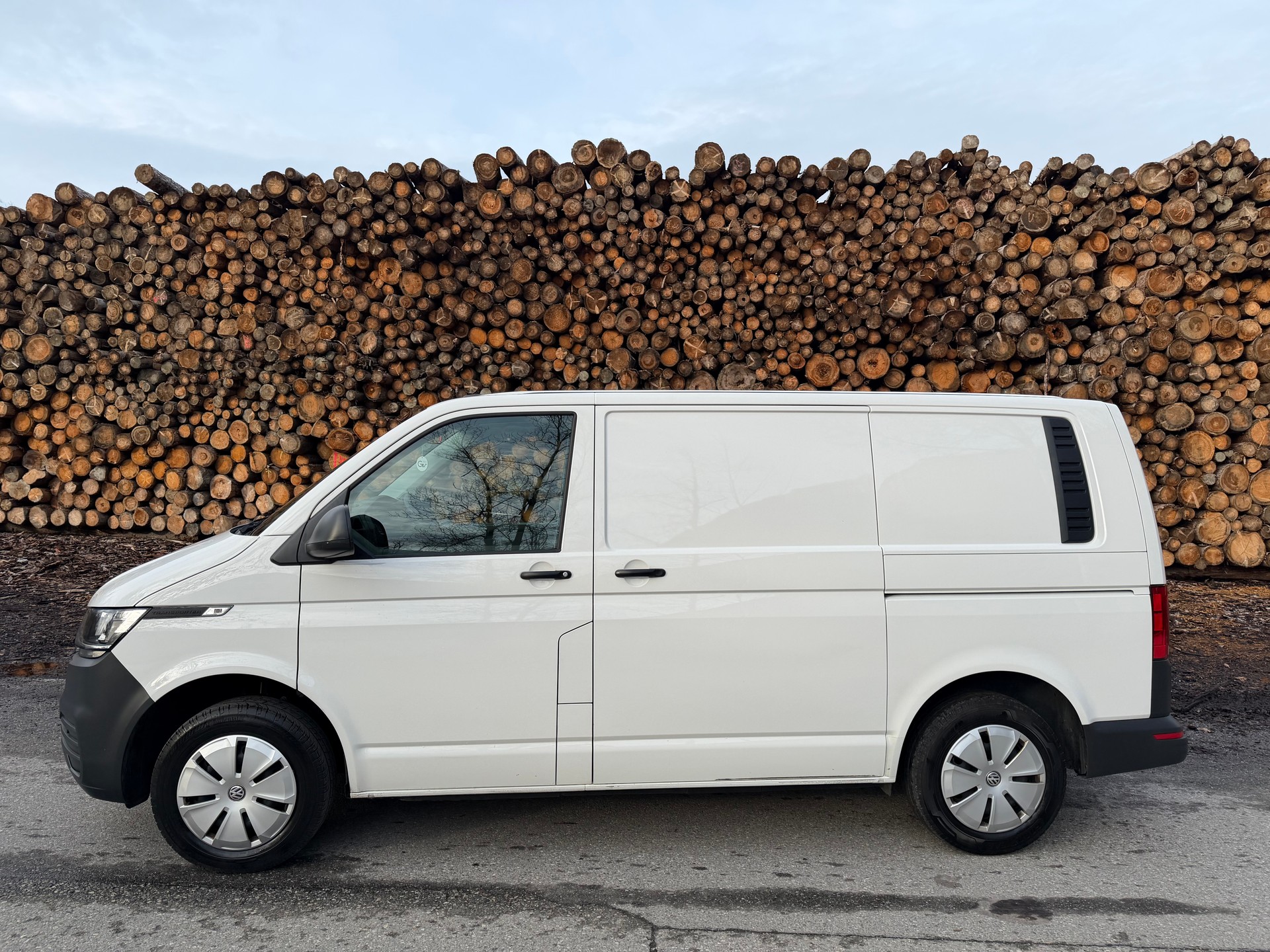 VW T6.1 2.0 TDI Entry-image-4