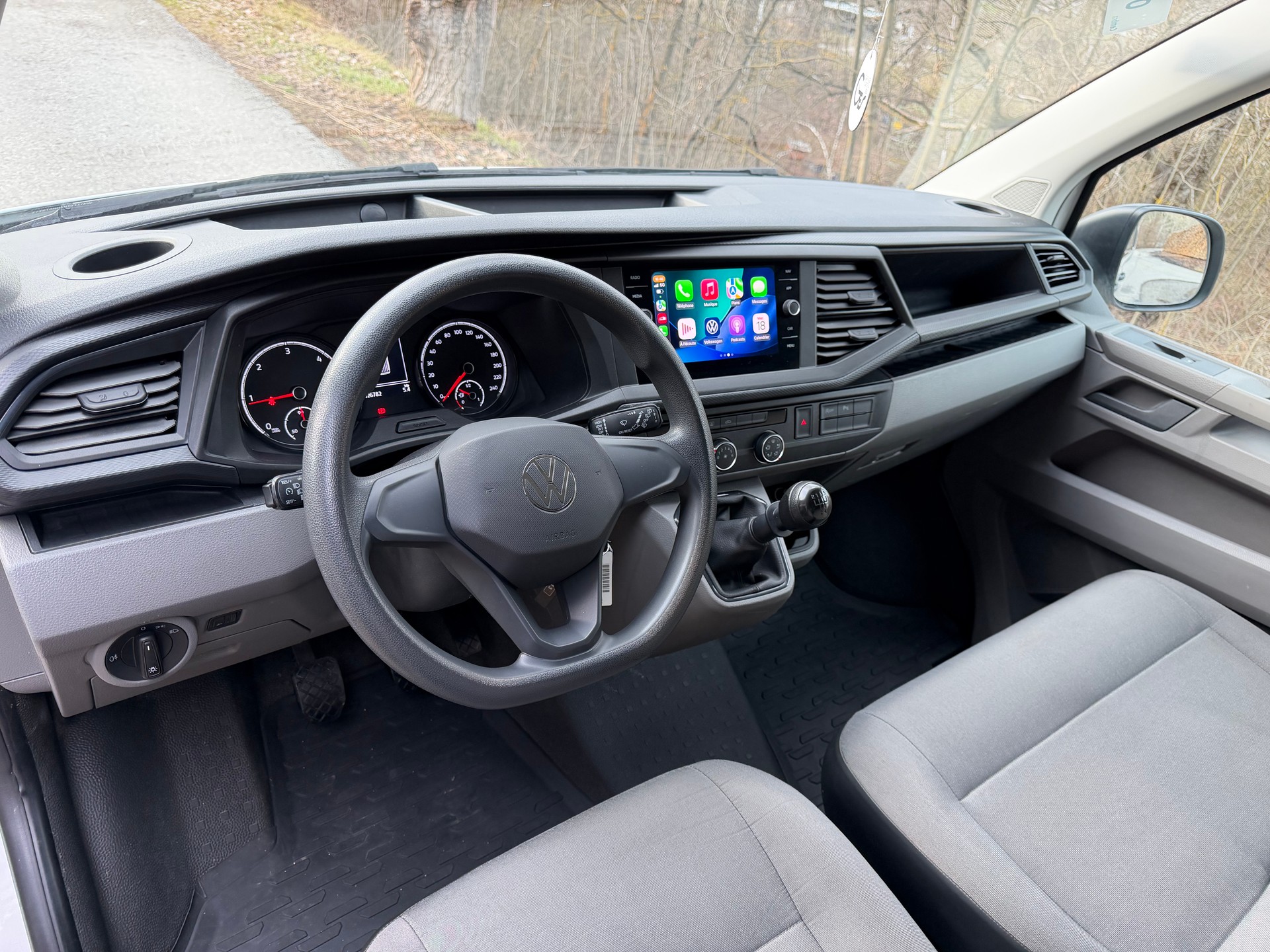 VW T6.1 2.0 TDI Entry-image-14