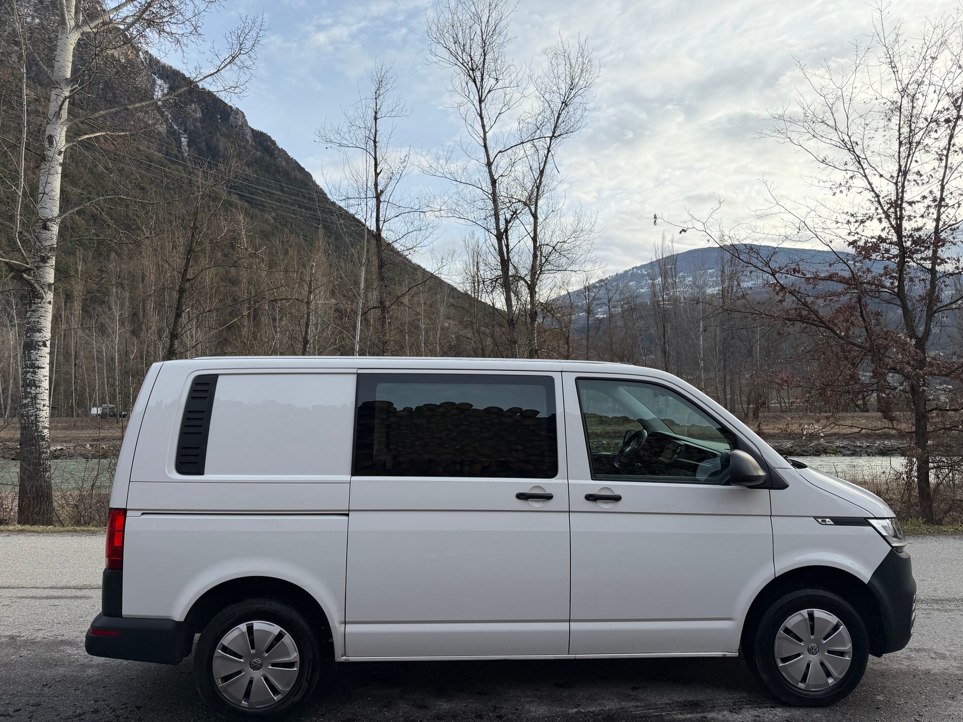 VW T6.1 2.0 TDI Entry-image-5