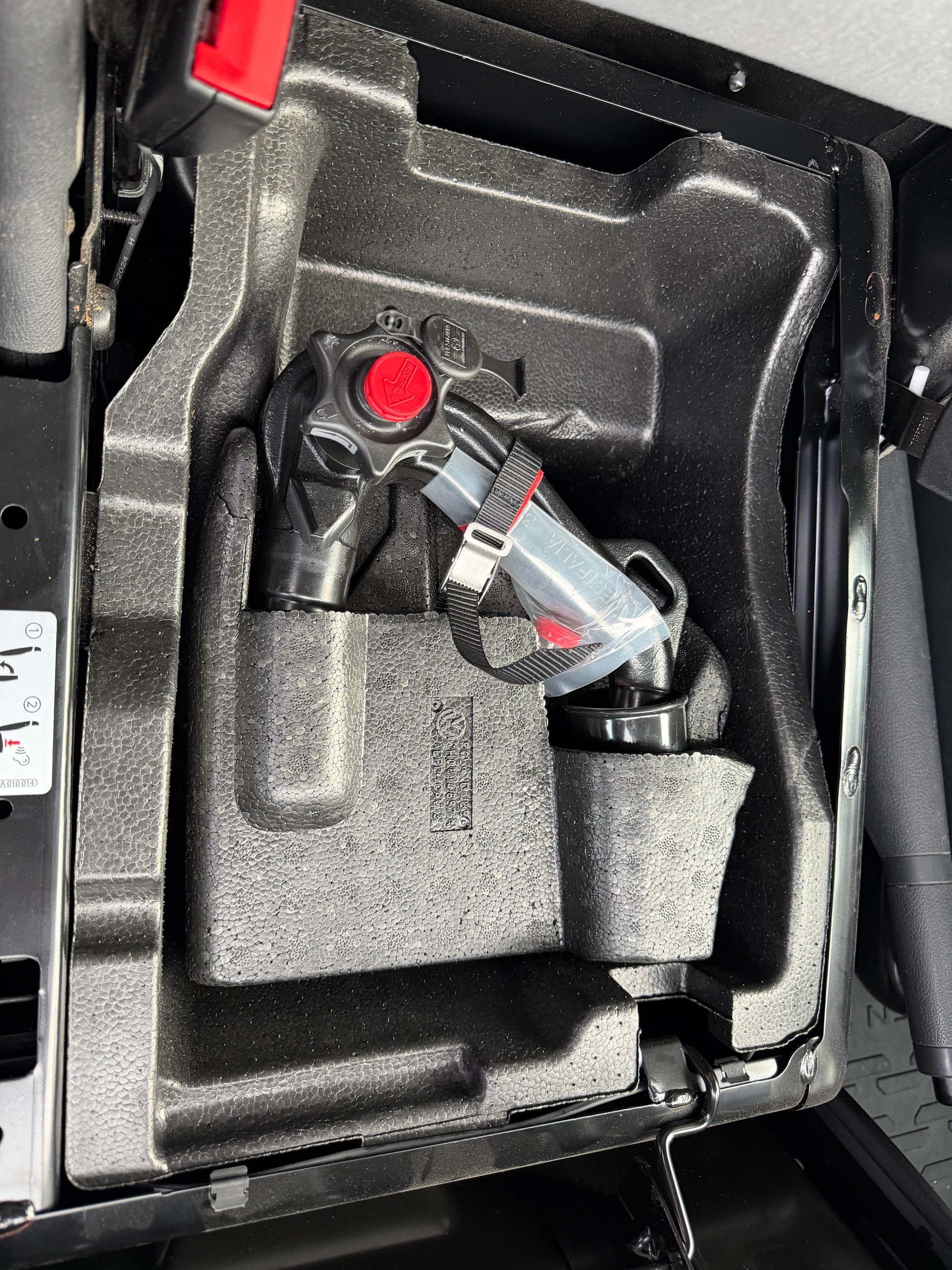 VW T6.1 2.0 TDI Entry-image-24