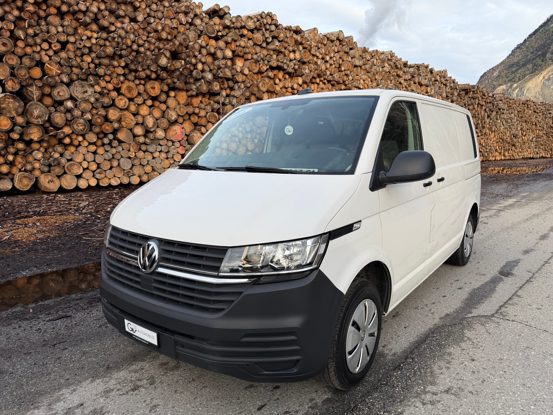 VW T6.1 2.0 TDI Entry-image-0