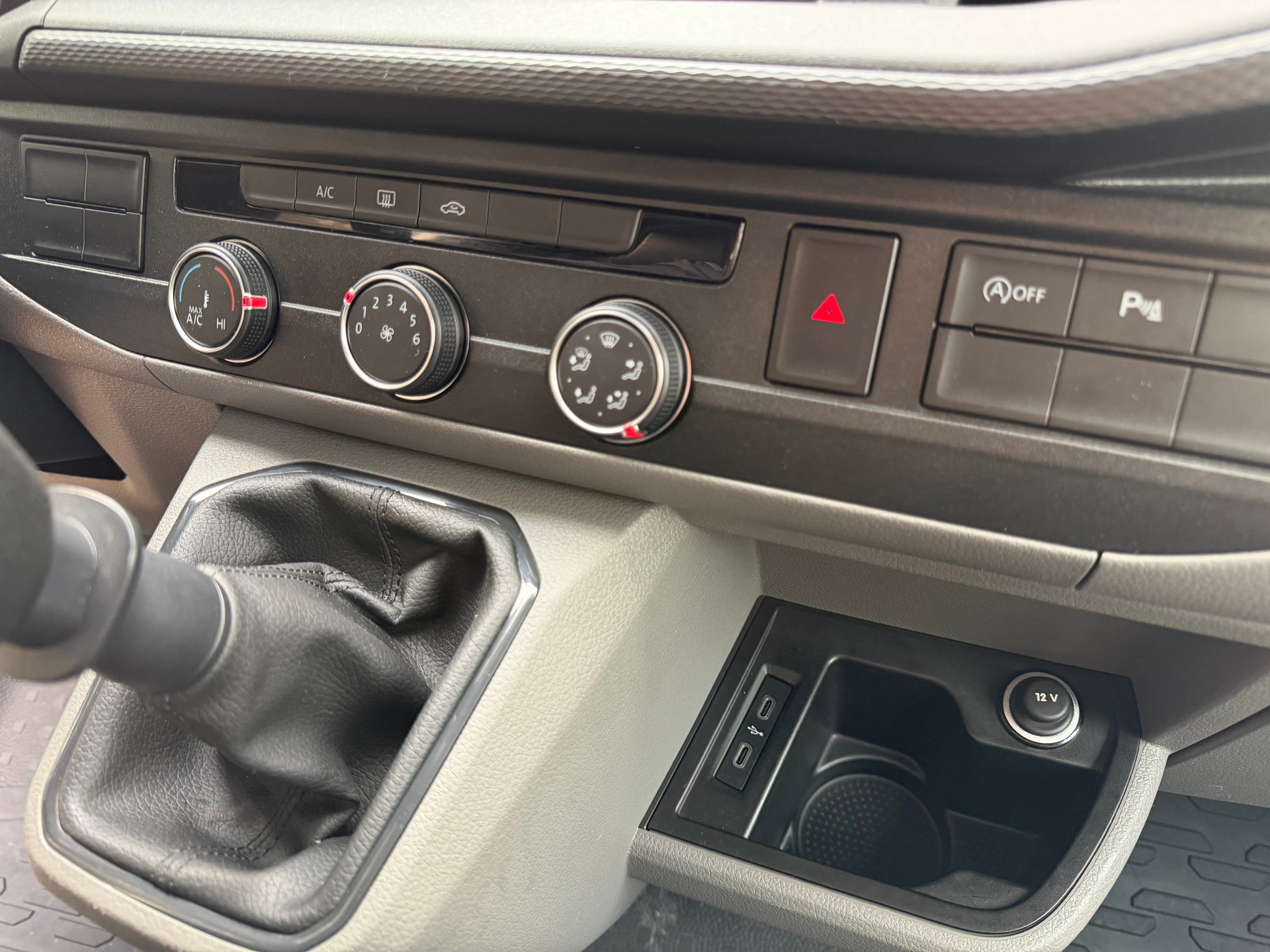 VW T6.1 2.0 TDI Entry-image-17