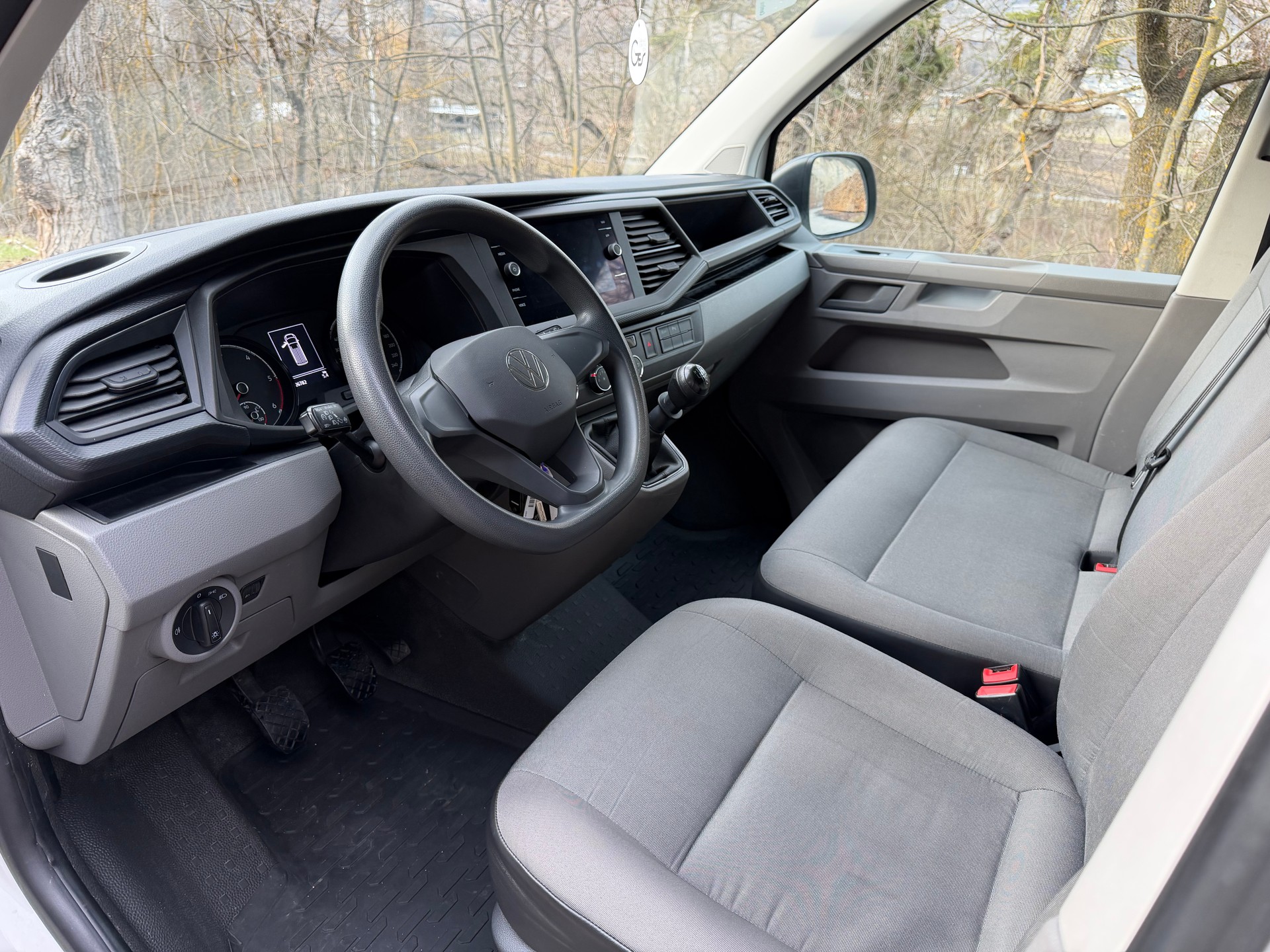 VW T6.1 2.0 TDI Entry-image-15
