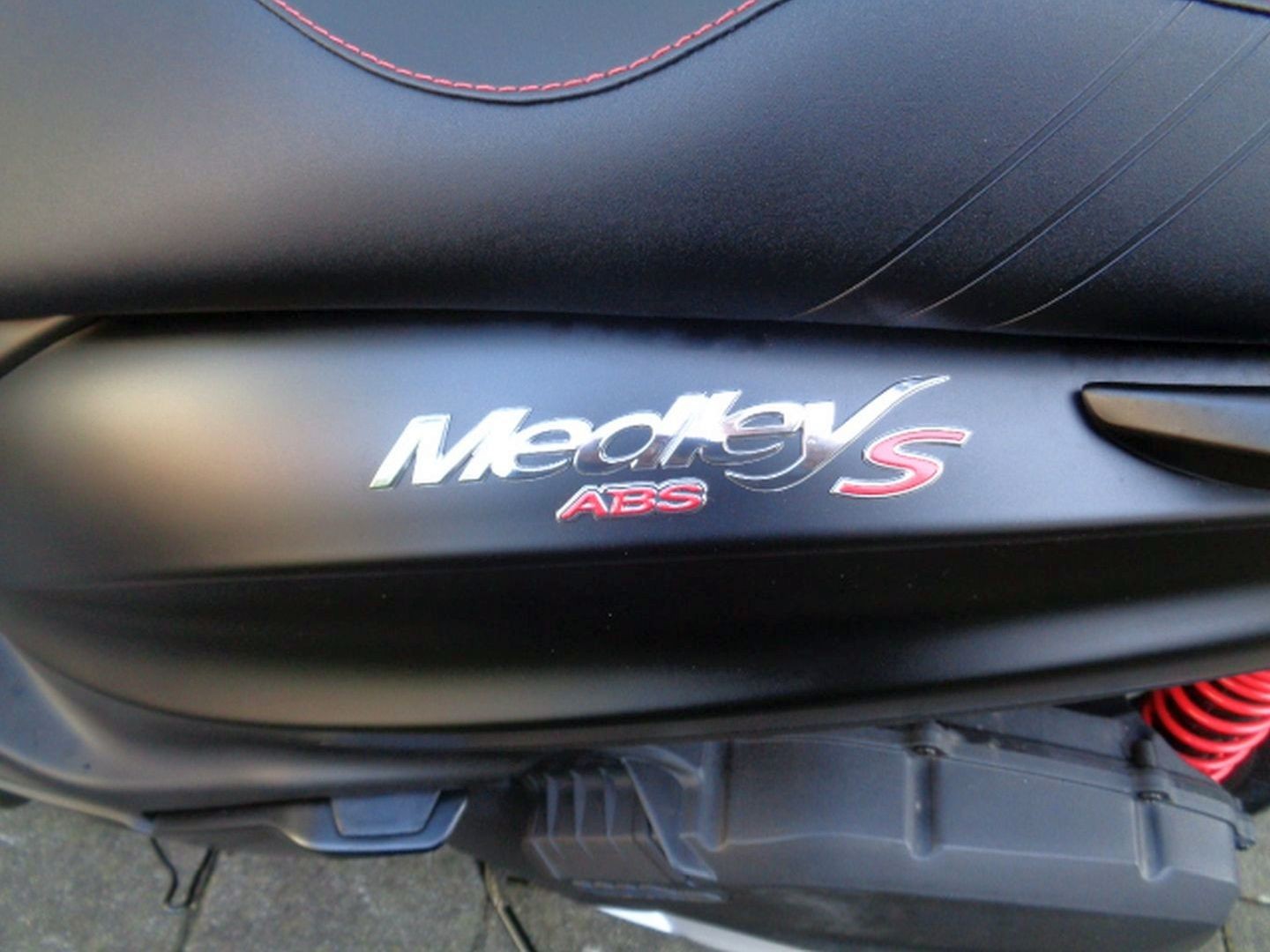 PIAGGIO MEDLEY SPORT 125 RST ABS-image-8