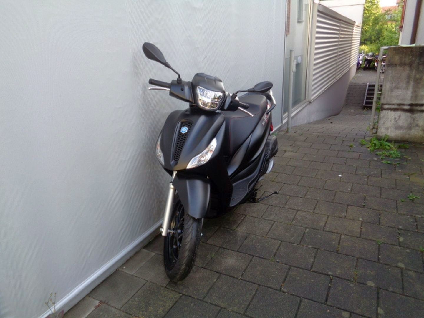 PIAGGIO MEDLEY SPORT 125 RST ABS-showroom-element-1