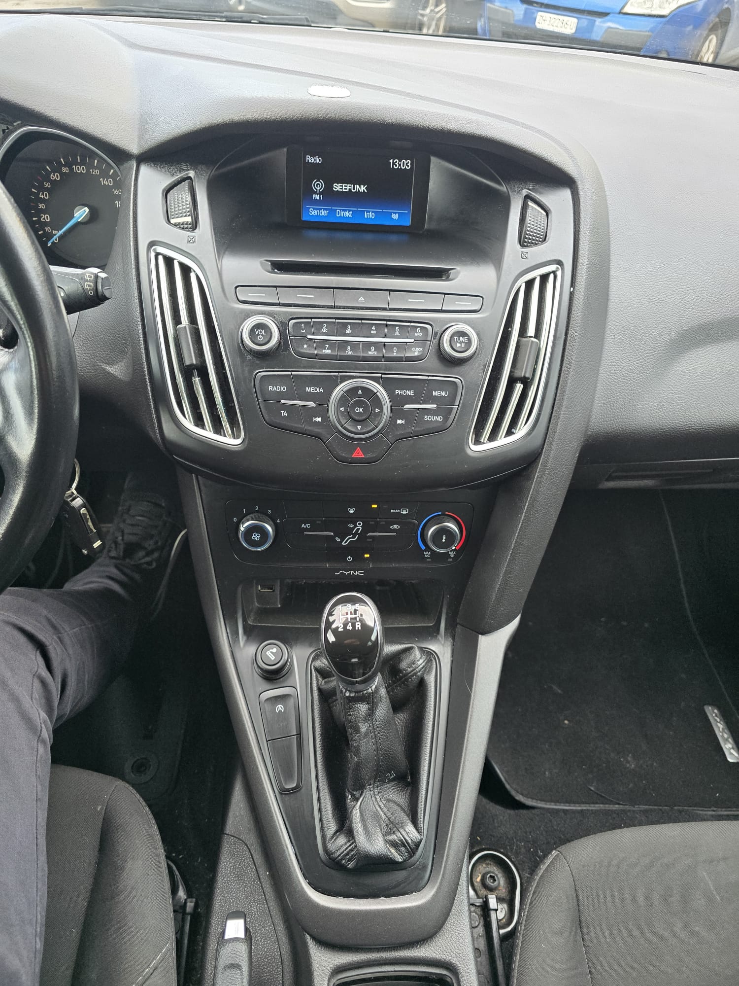 FORD Focus 1.0 SCTi Trend-image-9